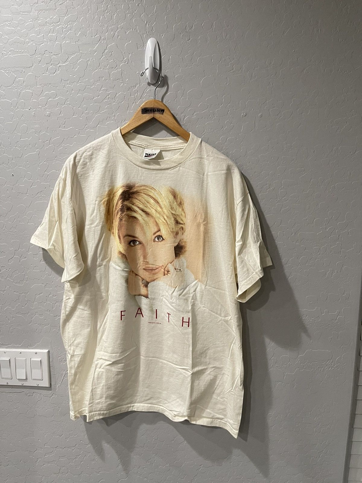 image of Tultex x Vintage 90's Faith Hill Tours Portrait Face Shirt Size XL in Cream, Men's