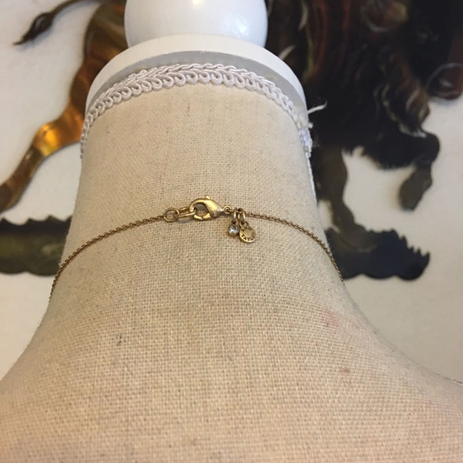 Ann Taylor Ann Taylor green leaf rhinestone cluster necklace Size ONE SIZE - 5 Thumbnail