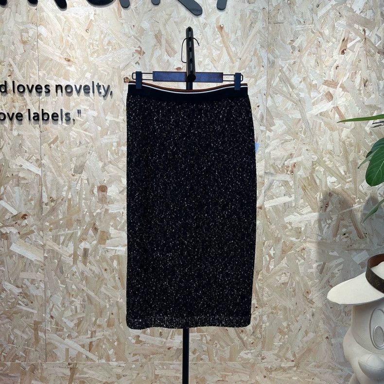 Louis Vuitton Louis Vuitton size m Mulberry silk and wool half skirt Size 25" / US 0 / IT 36 - 1 Thumbnail