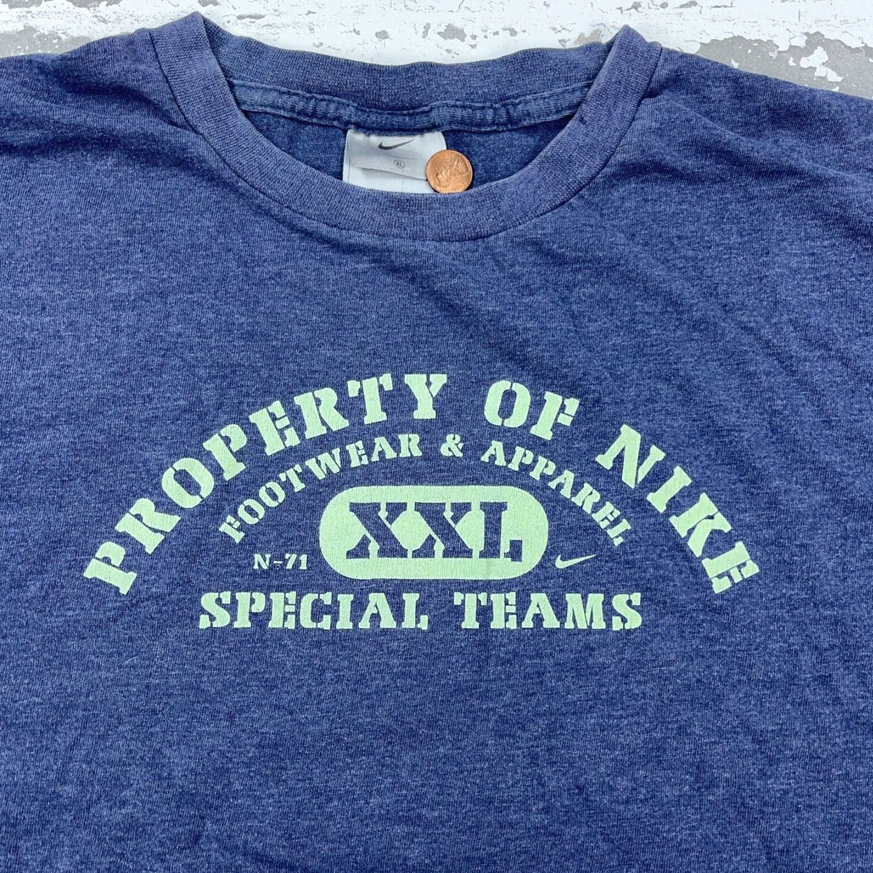 Nike VINTAGE Nike Shirt Men XL Blue Tee Graphic Print Logo T-Shirt Classic Retro 90s Theme Mens Size US XL / EU 56 / 4 - 2 Thumbnail
