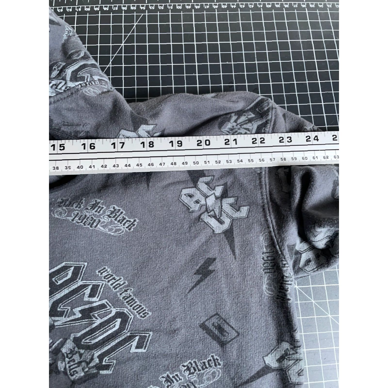 Gloverall AC/DC Hoodie Men Large Gray Logo All Over Print Sweatshirt Rockware AOP Shirt Mens Regular Full Zip 90s Retro Rock Clothing Size US L / EU 52-54 / 3 - 7 Thumbnail