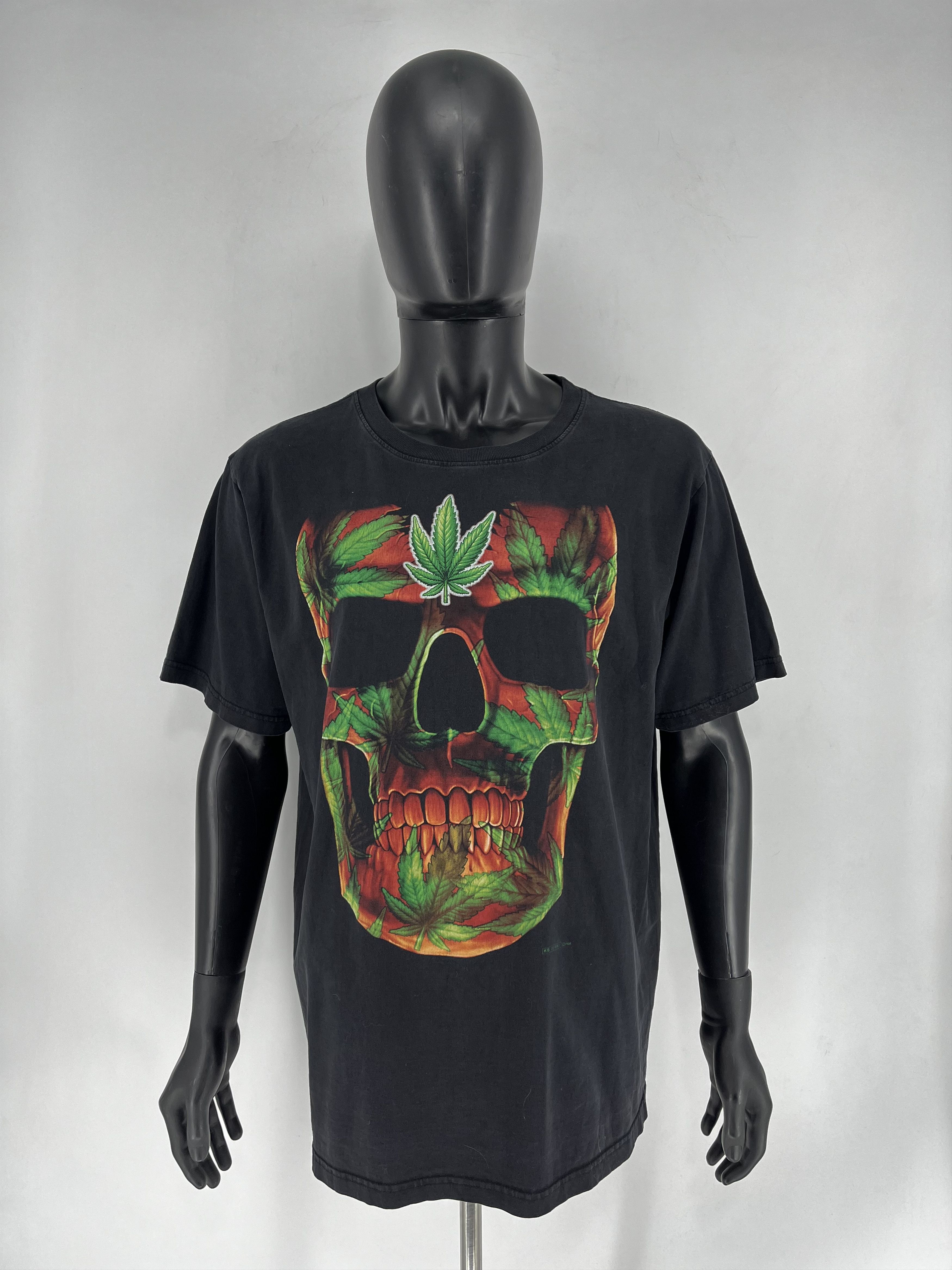Band Tees Vintage 90s Skull Marijuana Hill Fashion Bandtees Size US XL / EU 56 / 4 - 2 Thumbnail