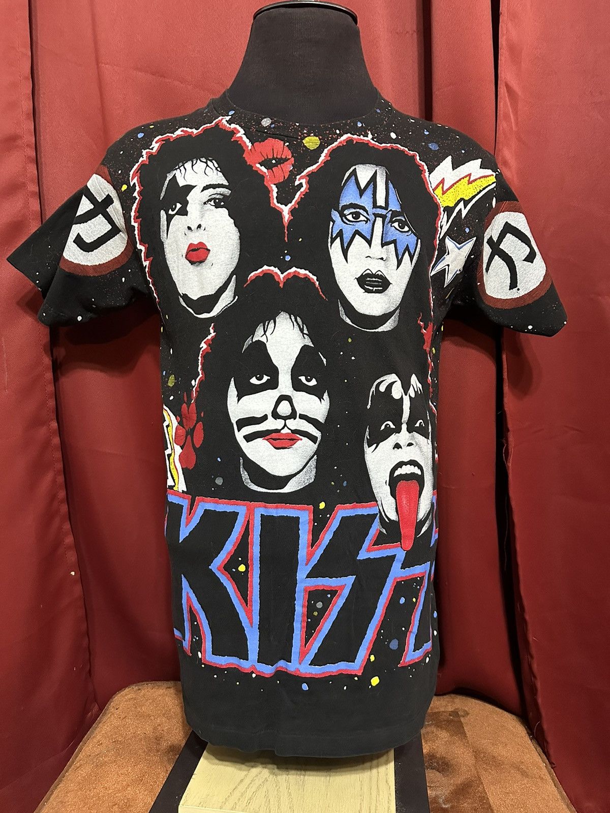 Band Tees × KISS × Vintage Vintage KISS Tshirt 90’s All Over Print Chikara Grail Size US L / EU 52-54 / 3 - 1 Thumbnail
