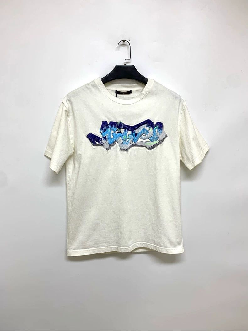 Louis Vuitton Louis Vuitton White monogrammed graffiti embroidered short Size US L / EU 52-54 / 3 - 1 Thumbnail