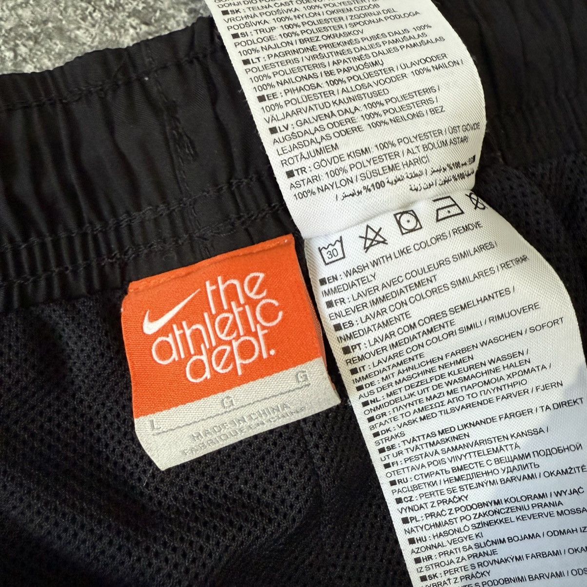 Nike Vintage Nike Nylon Track Pants Y2K Size US 34 / EU 50 - 11 Thumbnail