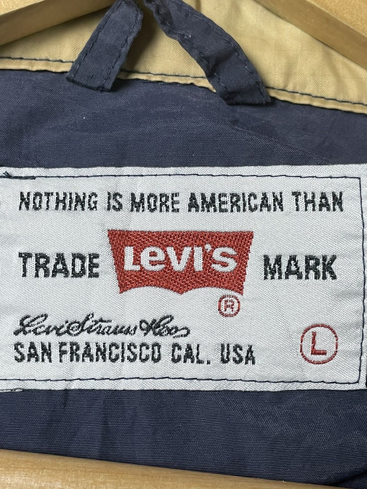 Japanese Brand × Levi's × Vintage Vintage LEVIS Multi pocket Hooded Windbreaker (95) Size US L / EU 52-54 / 3 - 9 Thumbnail