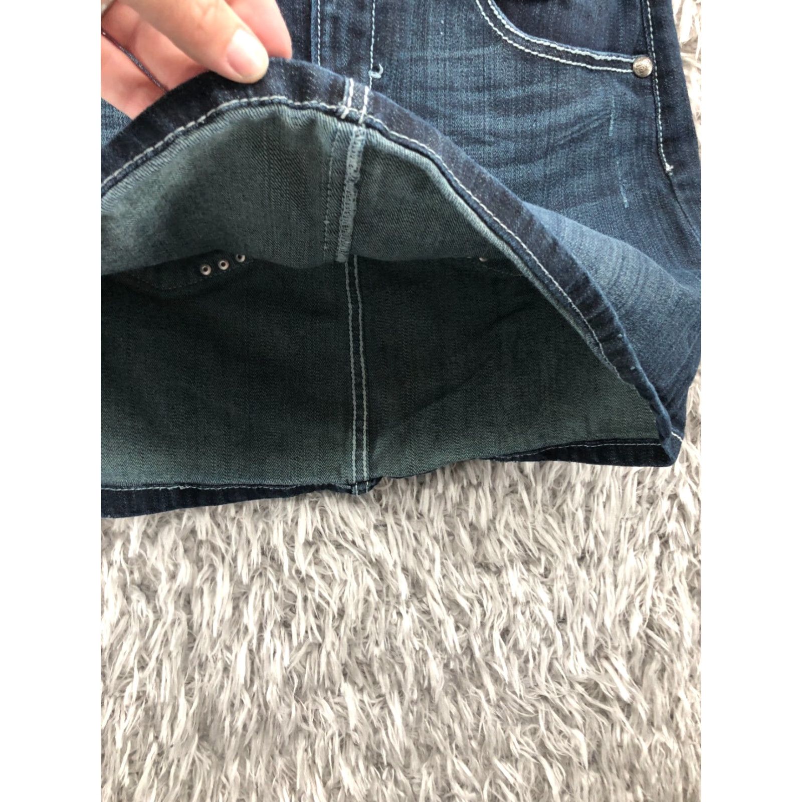 Vintage Maurices Skirt Juniors Size 5 Blue Denim Straight & Pencil Short All Seasons Cotton Blend Machine Washable Women VINTAGE? Wait no vintage = No. Size 27" / US 4 / IT 40 - 4 Thumbnail