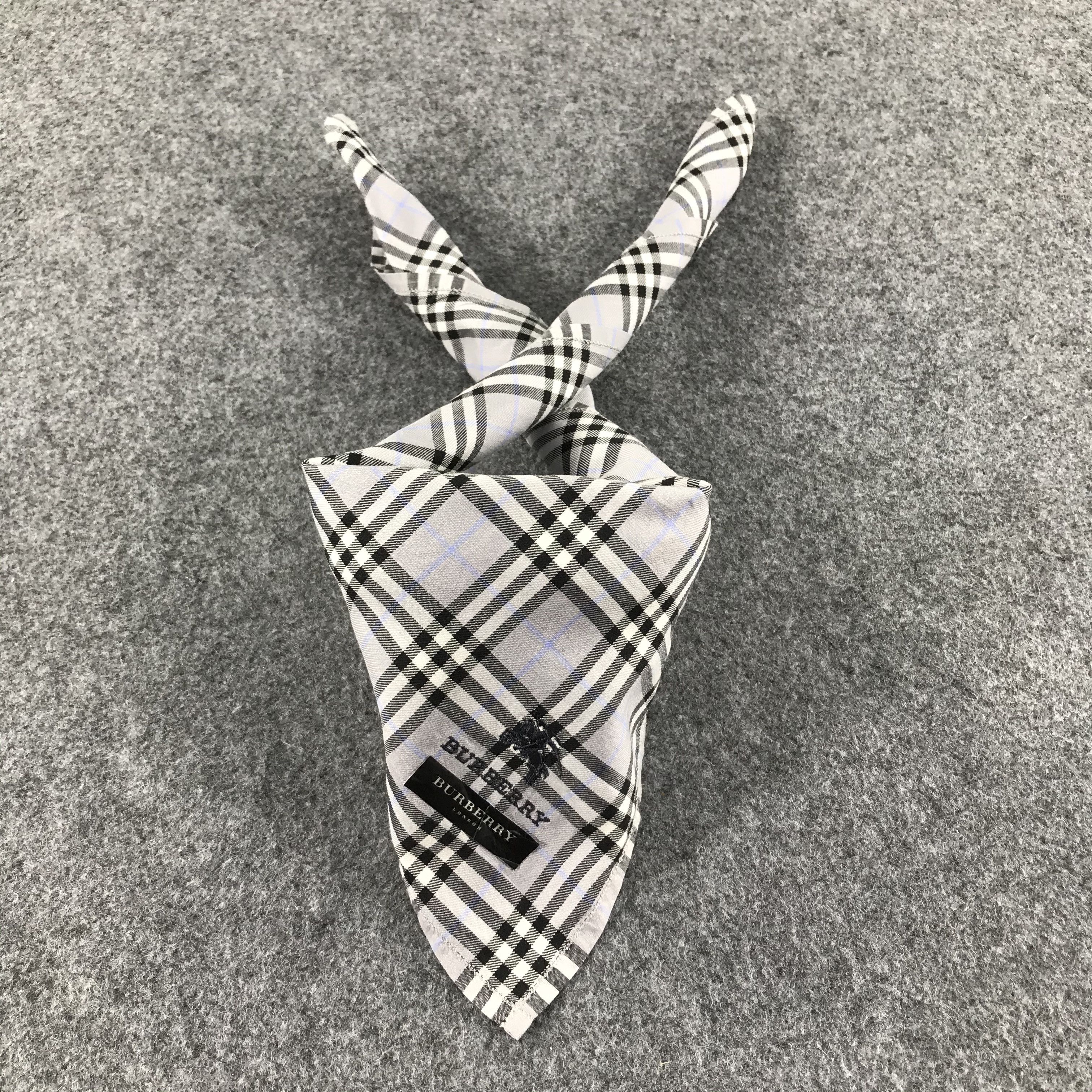 Burberry × Vintage Burberry Nova Check Handkerchief Bandana Neckerchief H209 Size ONE SIZE - 1 Thumbnail