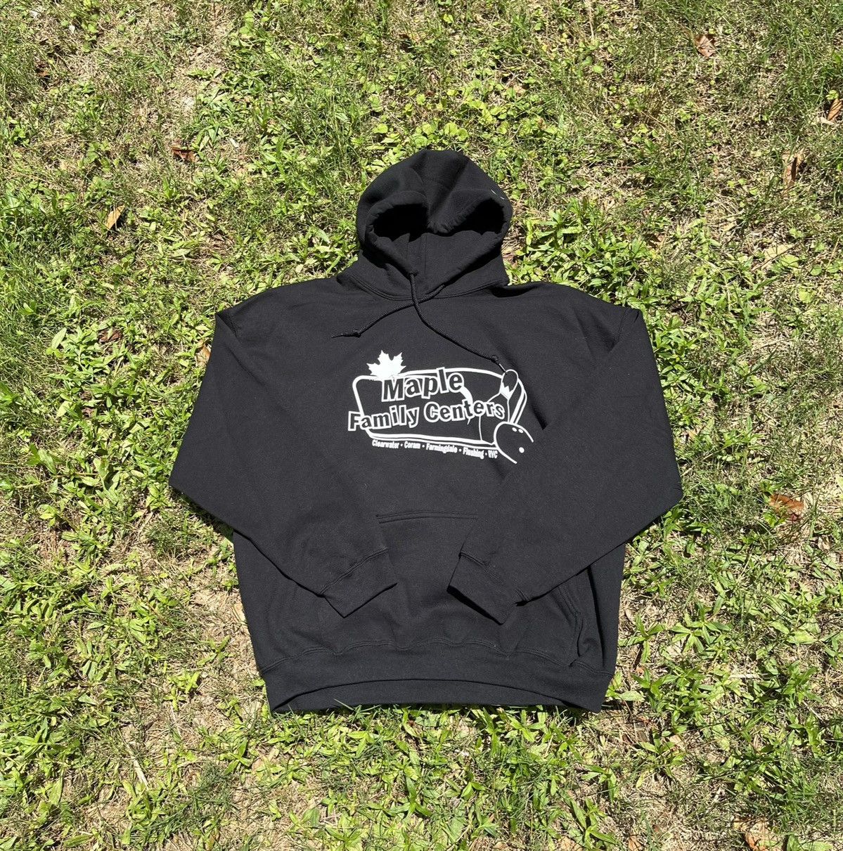 Vintage Vintage Maple Family Centers Hoodie Size US XL / EU 56 / 4 - 1 Thumbnail