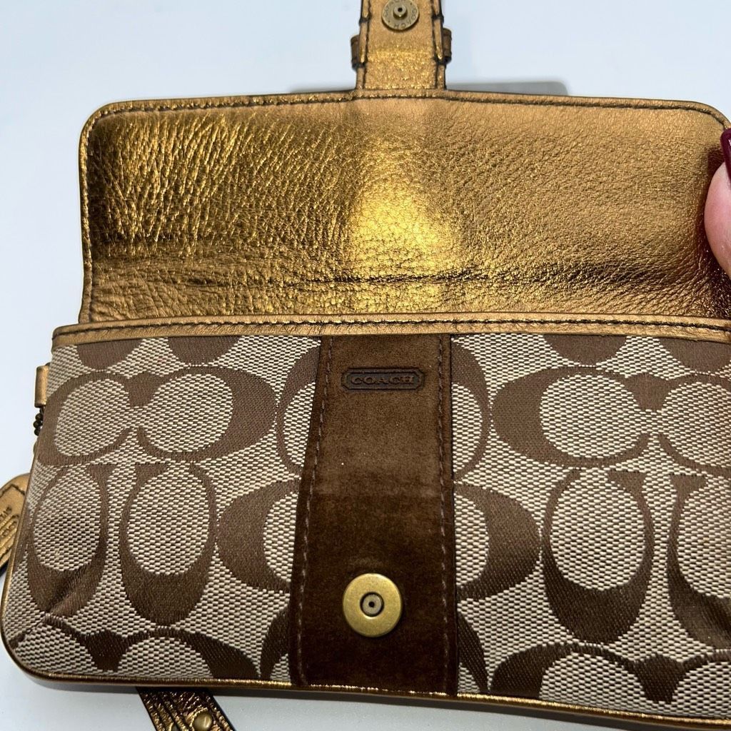 Coach COACH SPECIAL EDITION Fall 2004 Leather Signature Wristlet Bronze Buckle Size ONE SIZE - 9 Thumbnail