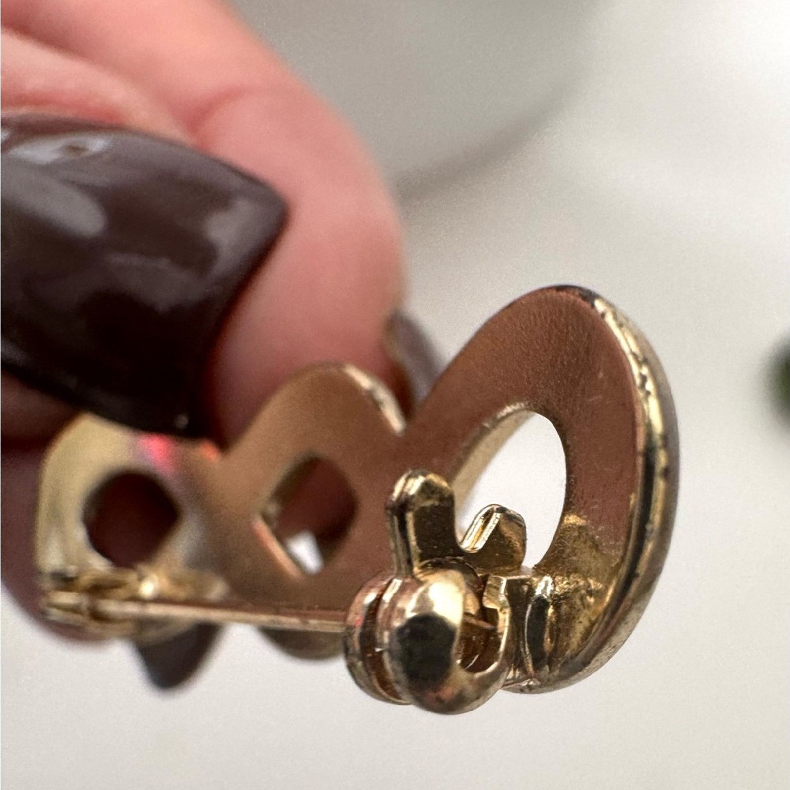 Other Gold Infinity pin with a closure that rotates Size ONE SIZE - 2 Thumbnail