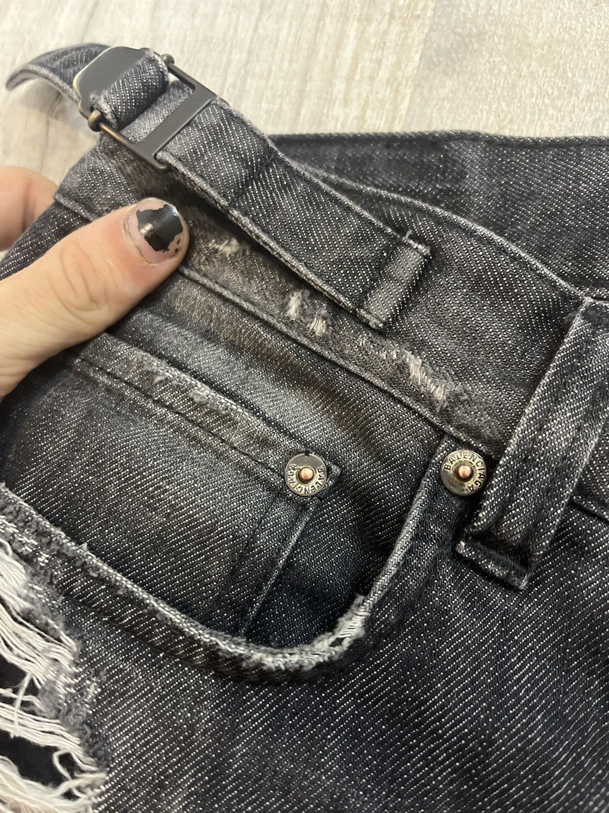 Balenciaga Balenciaga Destroyed Oversize Jeans - “The Red Carpet” Size US 32 / EU 48 - 6 Thumbnail
