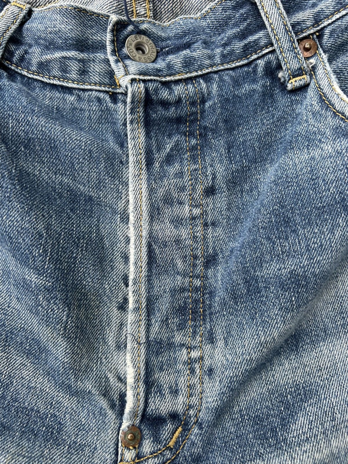 Levi's Vintage Levis Big E Selvedge Buckle Back Distressed Denim Size US 33 - 15 Thumbnail
