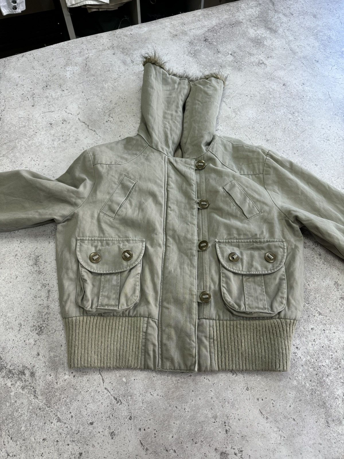 Japanese Brand Vintage Cropped Fur Collar Undercover Style Bomber Jacket Size US S / EU 44-46 / 1 - 2 Thumbnail