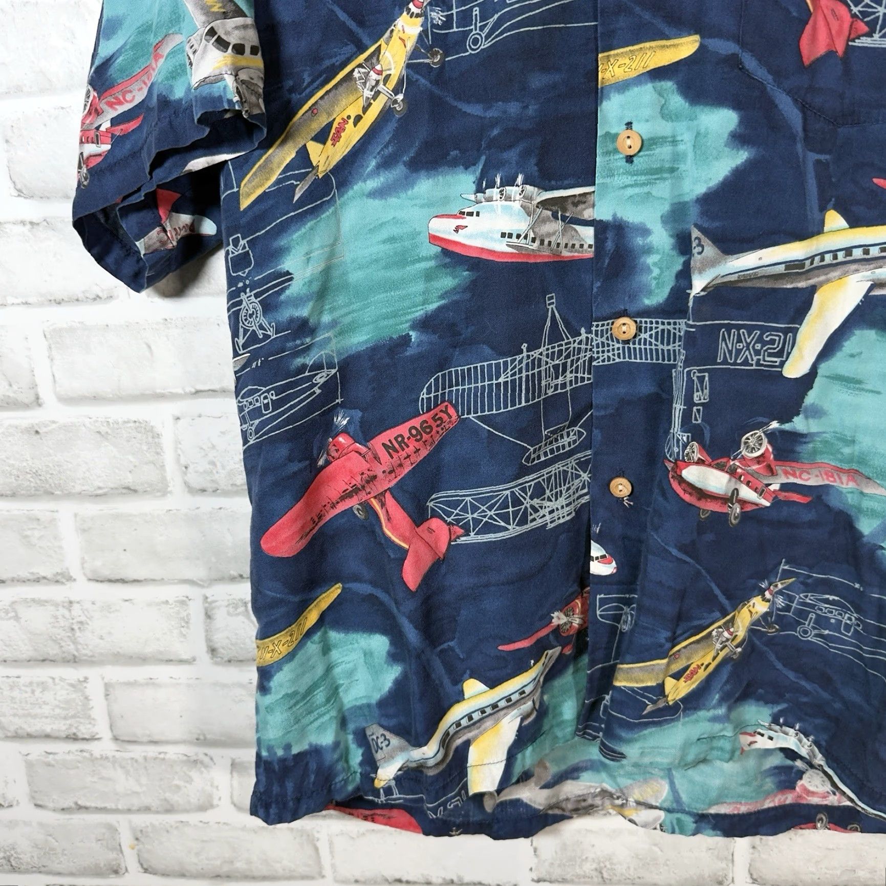 Paradise Found VTG Paradise Found Plane Print Hawaiian Shirt Mens Size M 100% Rayon Multicolor Short Sleeve Button-Up Hawaii Theme Size US M / EU 48-50 / 2 - 3 Thumbnail