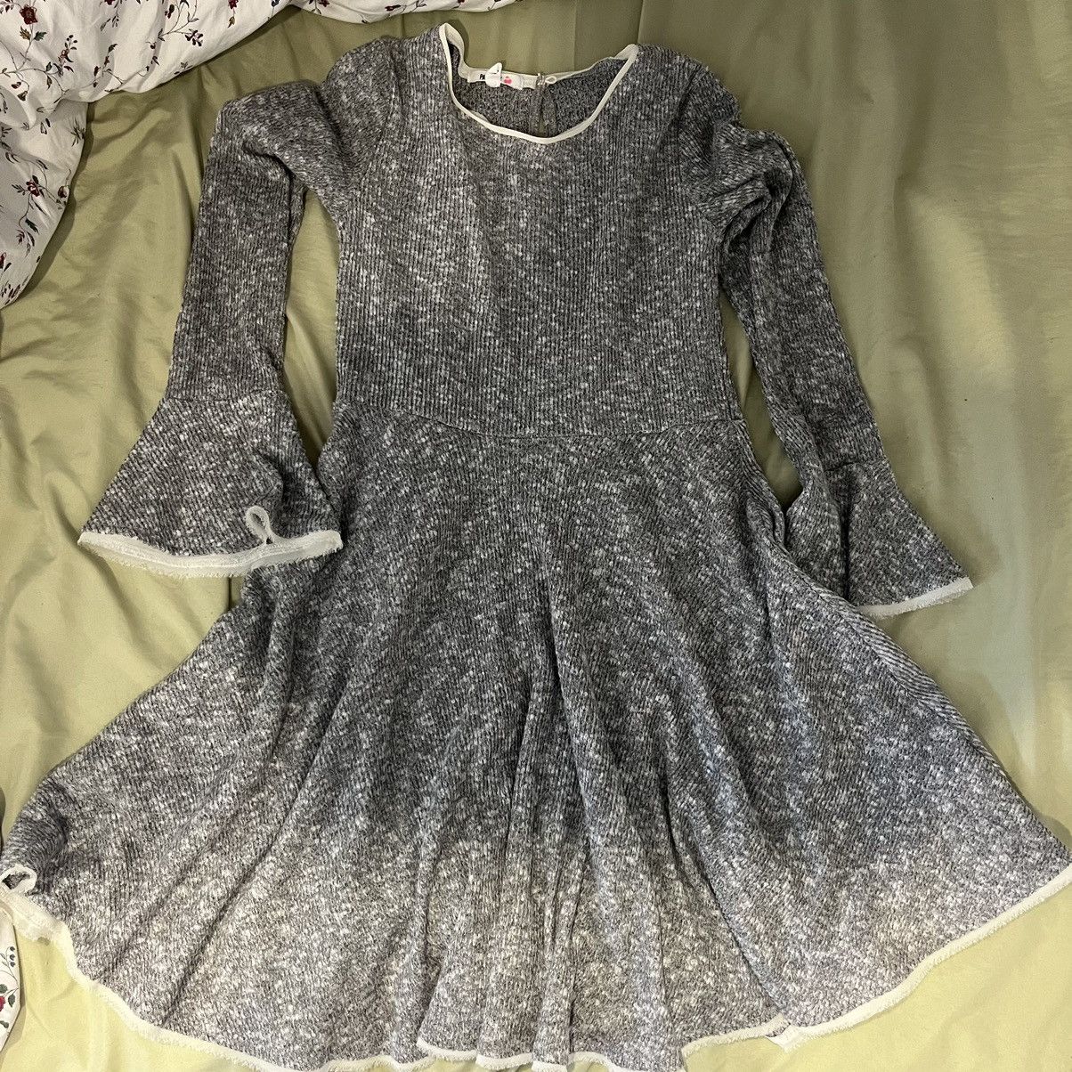 Other Grey long sleeve knitted mini dress w/ flared sleeves Size S / US 4 / IT 40 - 2 Thumbnail