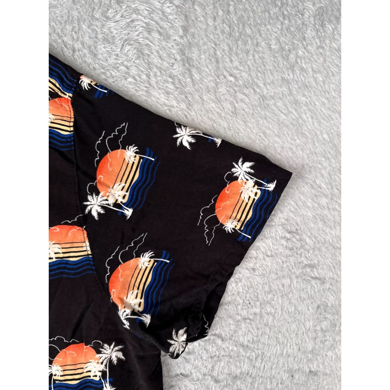 Vintage No Boundaries Shirt Men 2XL Black Hawaiian Beach Sunset Rayon Floral Button-Up, All Seasons, Casual, Travel, Resort, Aloha, Vacation, 90s? Size US XXL / EU 58 / 5 - 2 Thumbnail