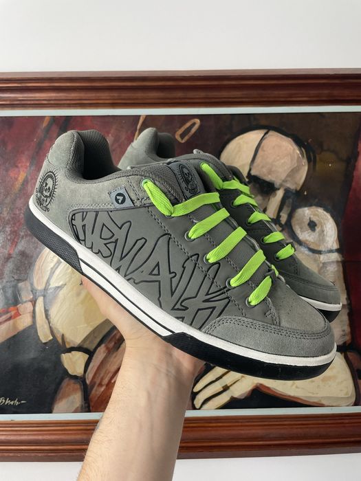 Vintage airwalk hot sale skate shoes