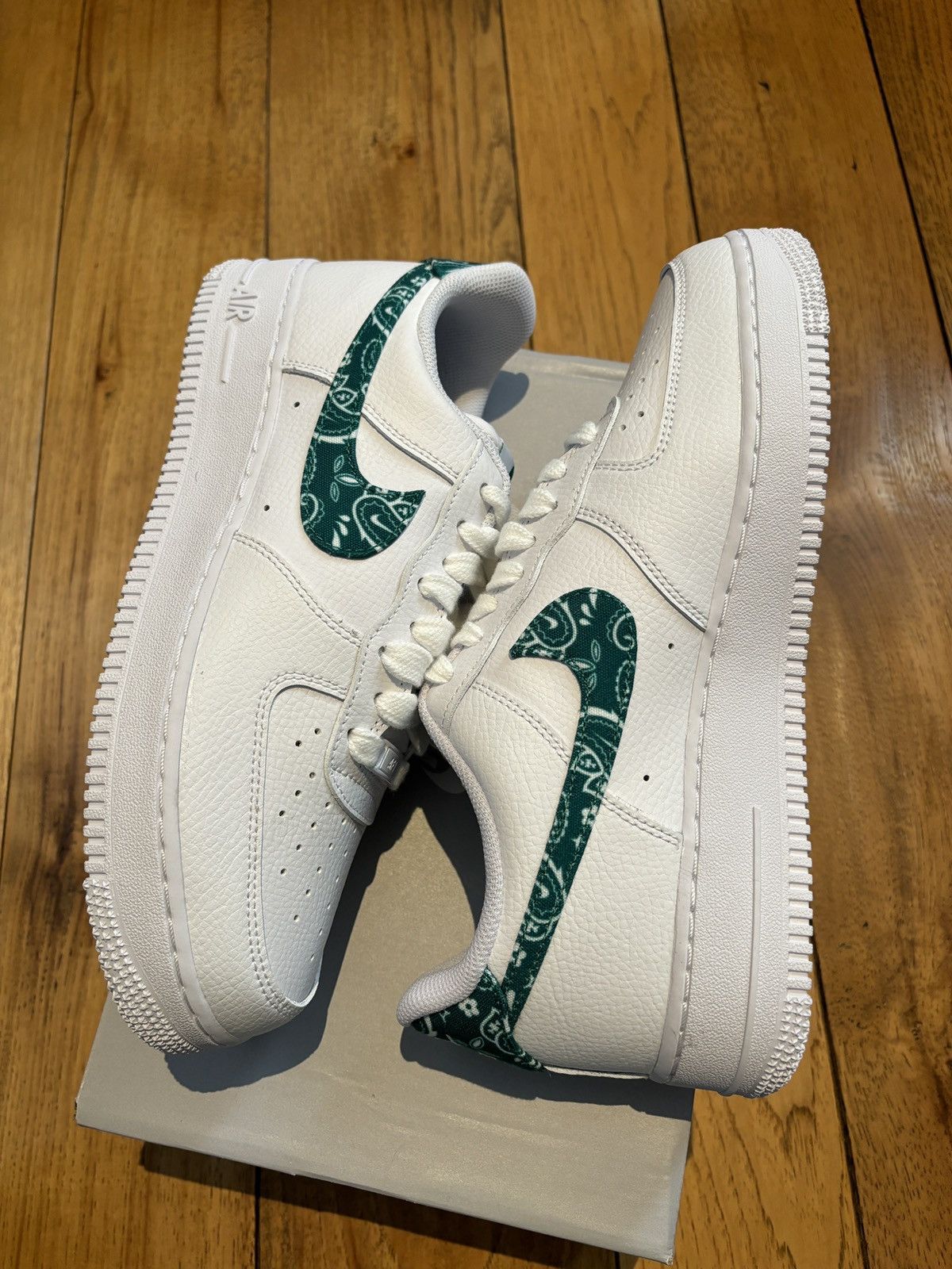 Nike Nike Air Force 1 Low Green Paisley Malachite Size US 8.5 / EU 41-42 - 1 Thumbnail
