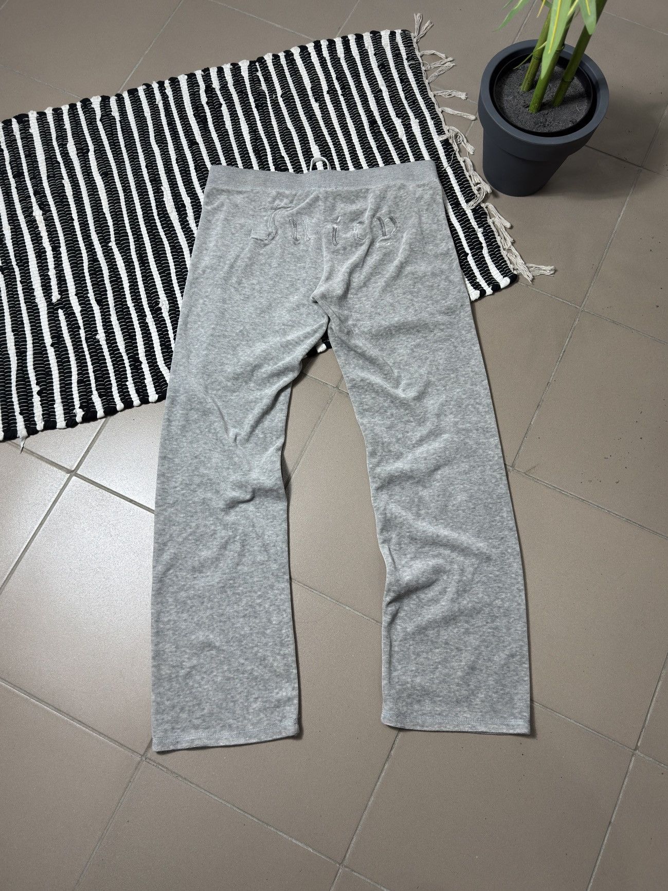 Juicy Couture VINTAGE JUICY COUTURE VELOUR PANTS Size 28" / US 6 / IT 42 - 2 Thumbnail