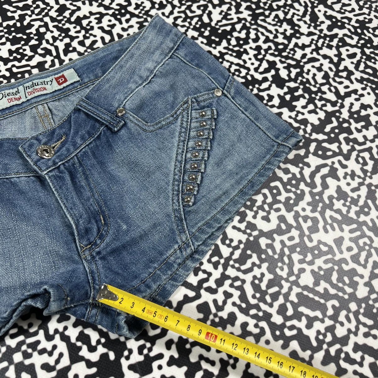 Diesel Vintage Y2K Diesel Japanese Style Retro Sexy Denim Shorts Size 30" / US 8 / IT 44 - 21 Thumbnail