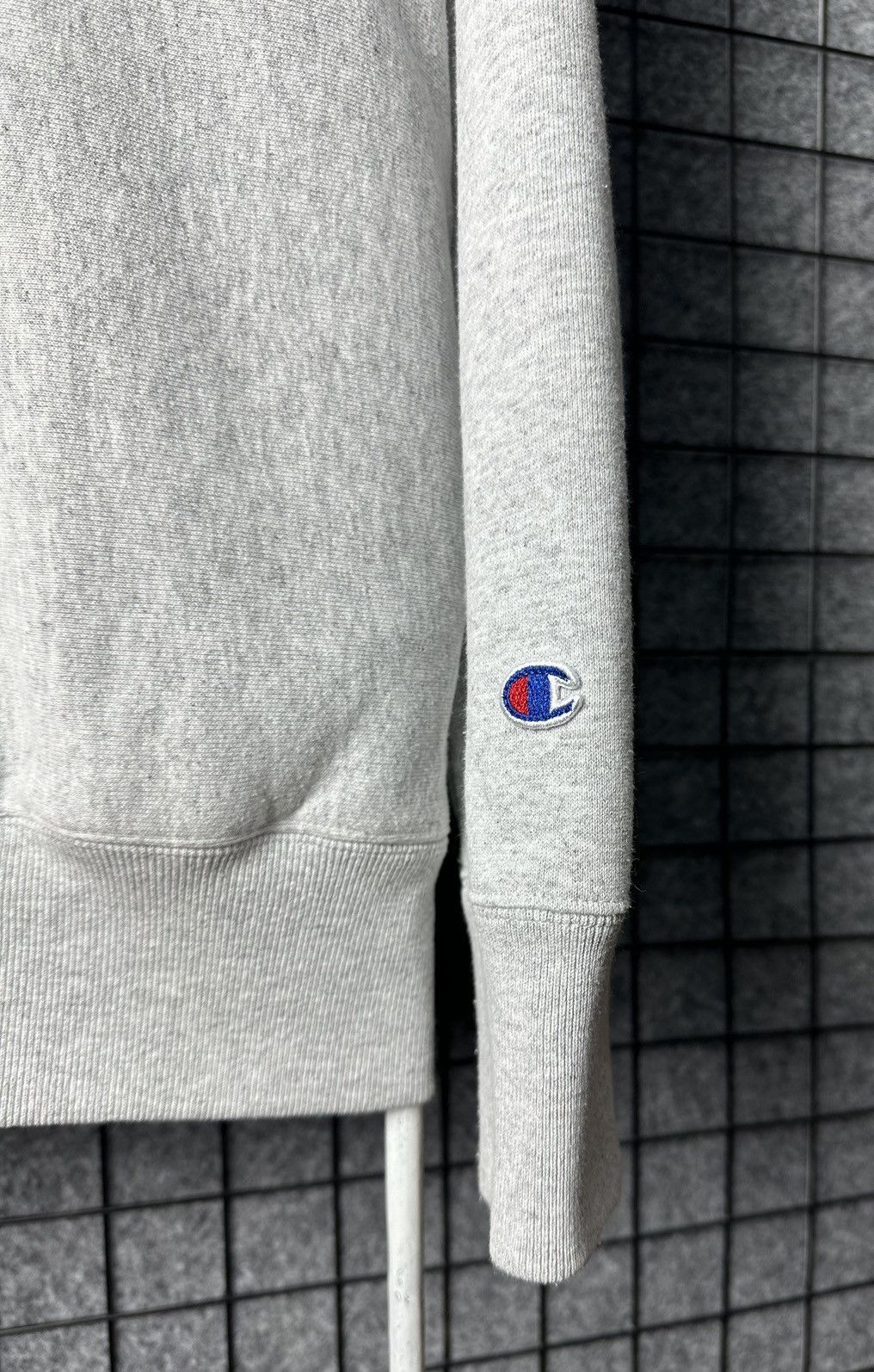 Champion × Vintage Champion Vintage Embroidered Logo Front Sweatshirt Size M Size US M / EU 48-50 / 2 - 3 Thumbnail