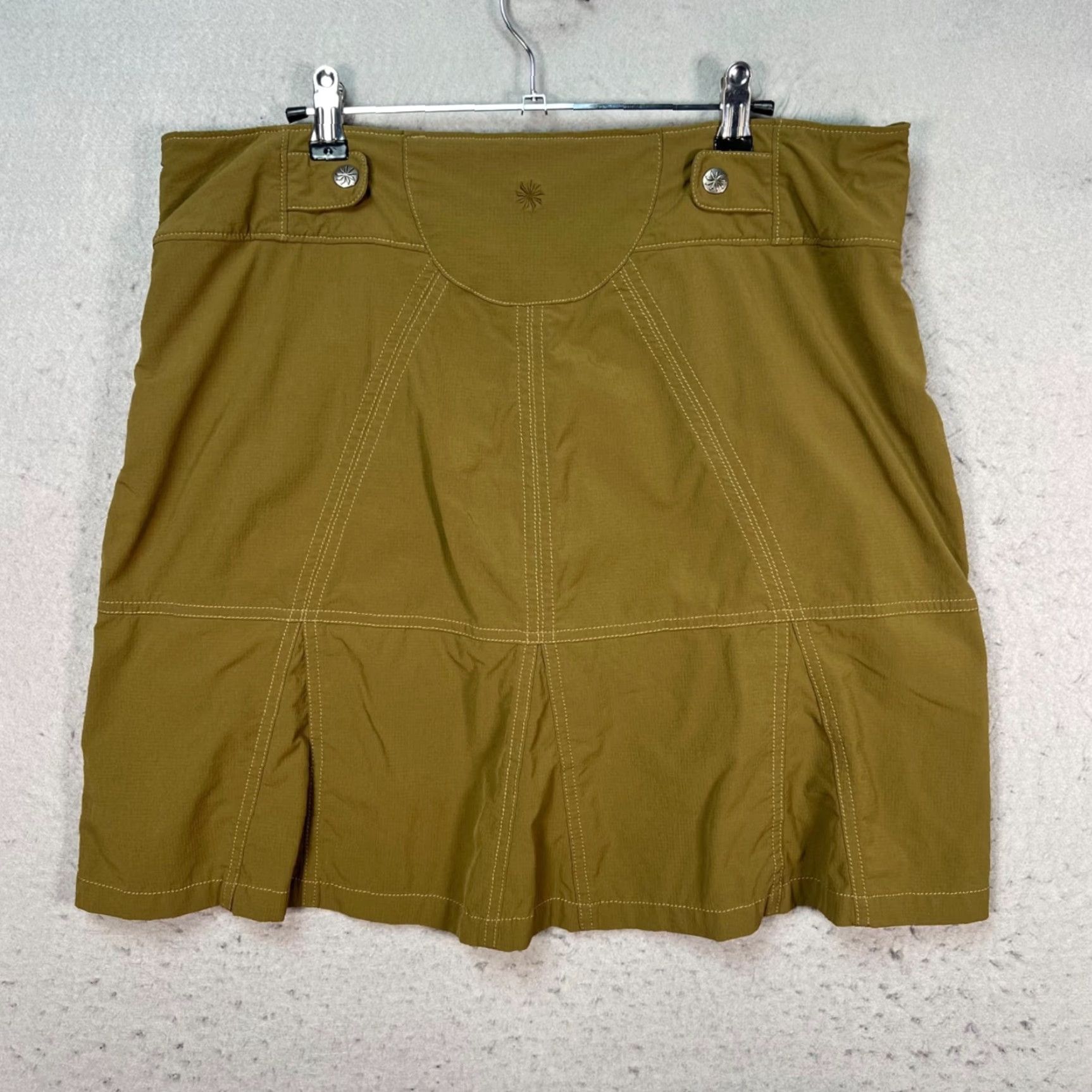 Athleta Athleta Womens Skirt 12 Olive Green Nylon Spandex Pockets Casual Mini Short Season Spring Summer VINTAGE No Size 34" / US 12 / IT 48 - 7 Thumbnail