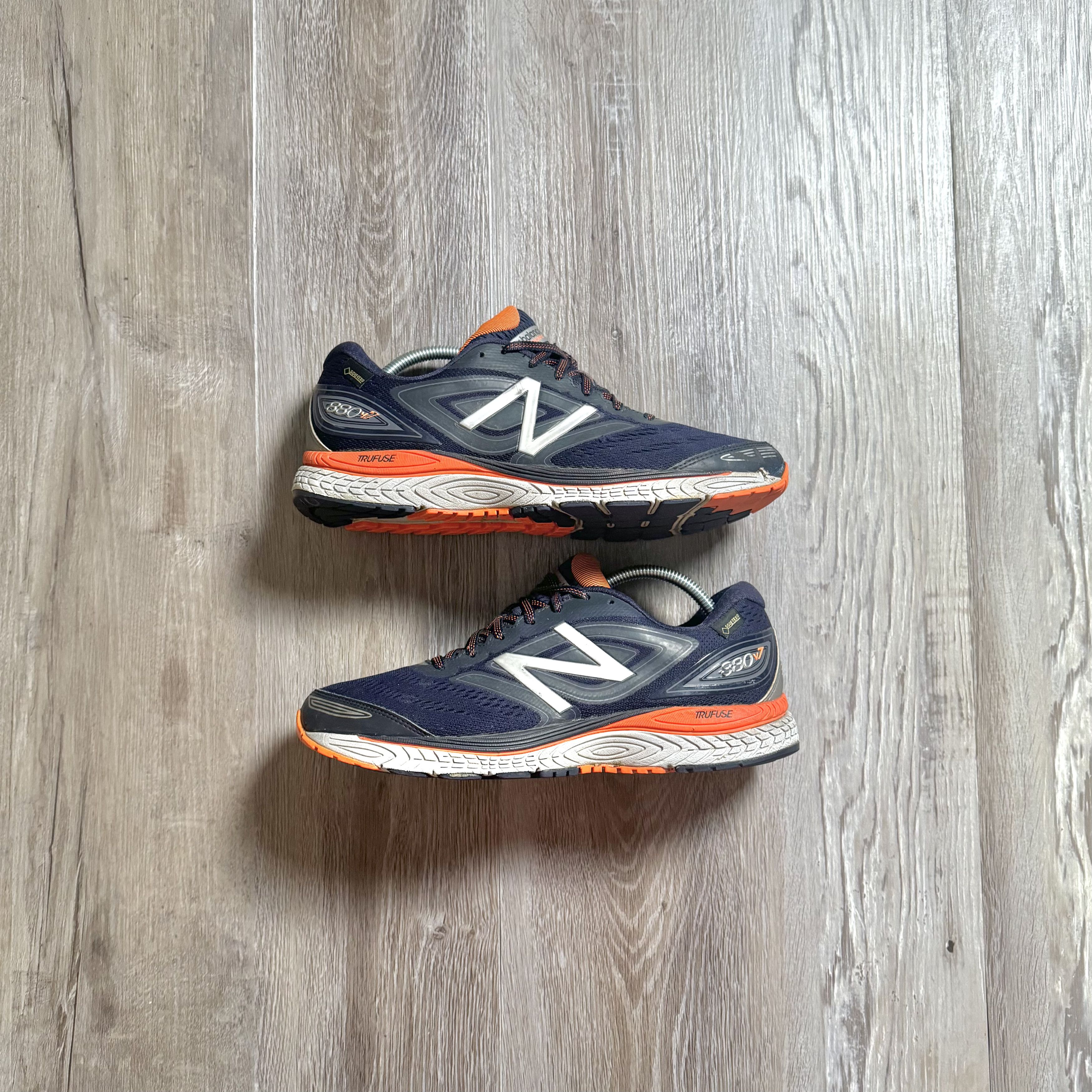 New Balance Streetwear Vintage NEW BALANCE GORE TEX 880 V7 9.5M Grailed