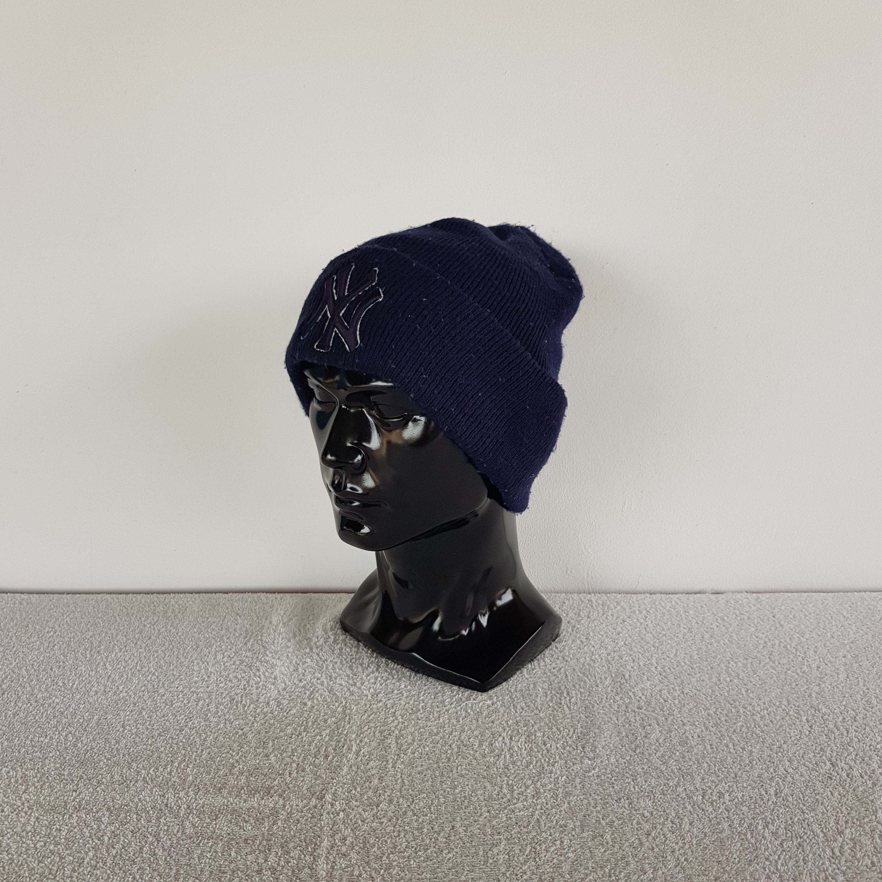 New York Yankees Vintage New York Yankees Beanie Snow Caps Hats Size ONE SIZE - 1 Thumbnail