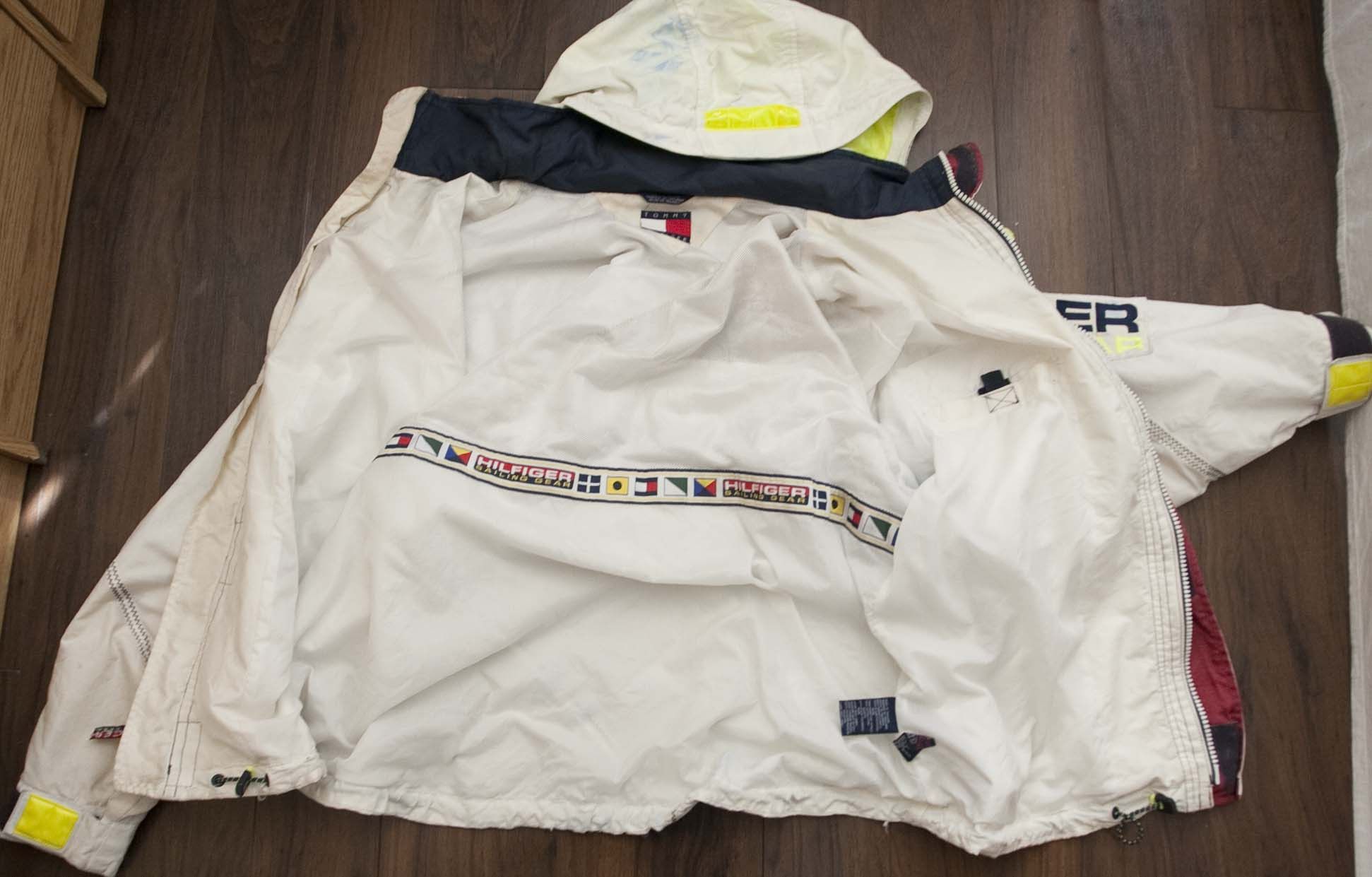 Tommy Hilfiger × Vintage Tommy Hilfiger Vintage Jacket Sailing Gear Size L w/STAINS Size US L / EU 52-54 / 3 - 4 Thumbnail