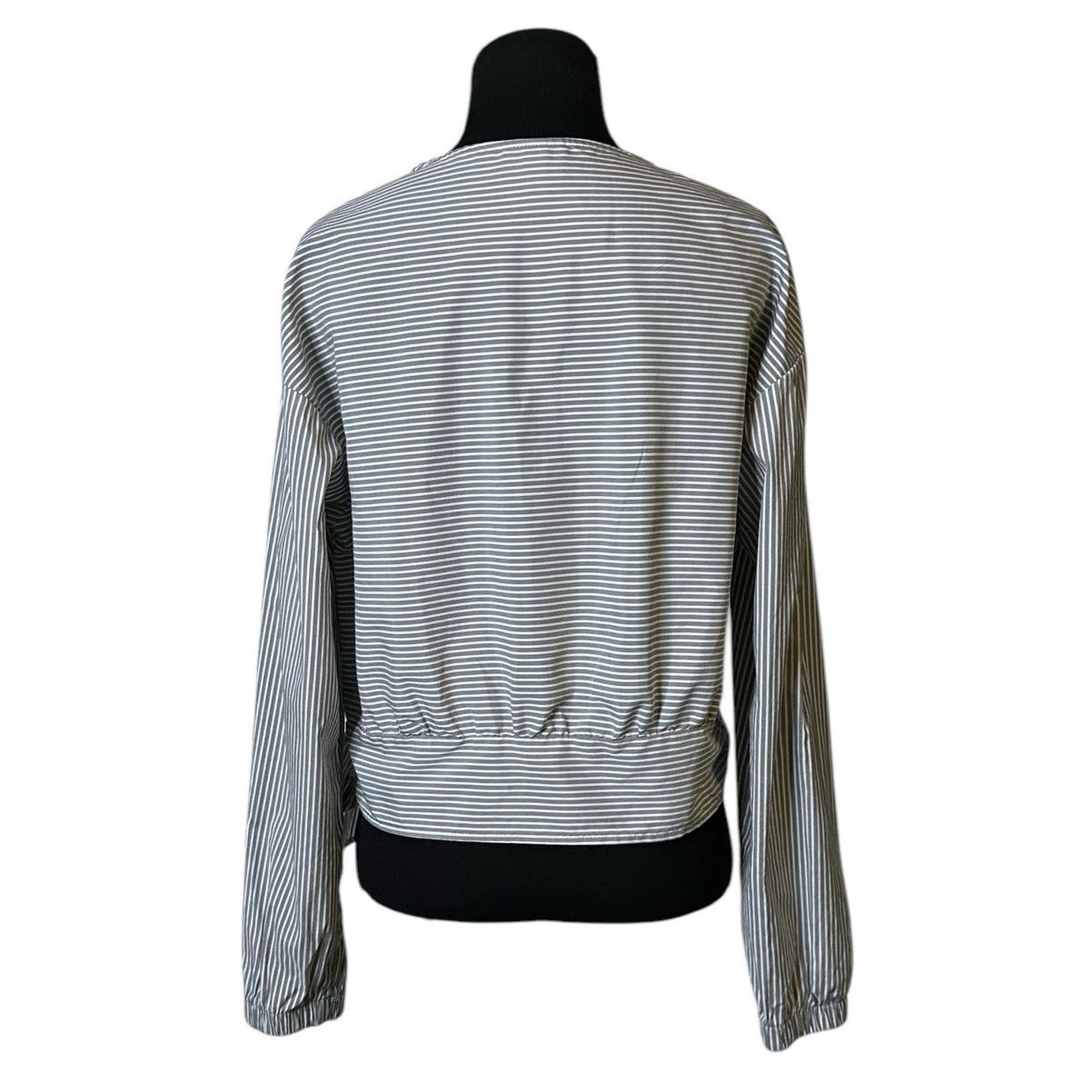 Mossimo Mossimo gray white stripes wrap blouse size Small Size S / US 4 / IT 40 - 2 Thumbnail