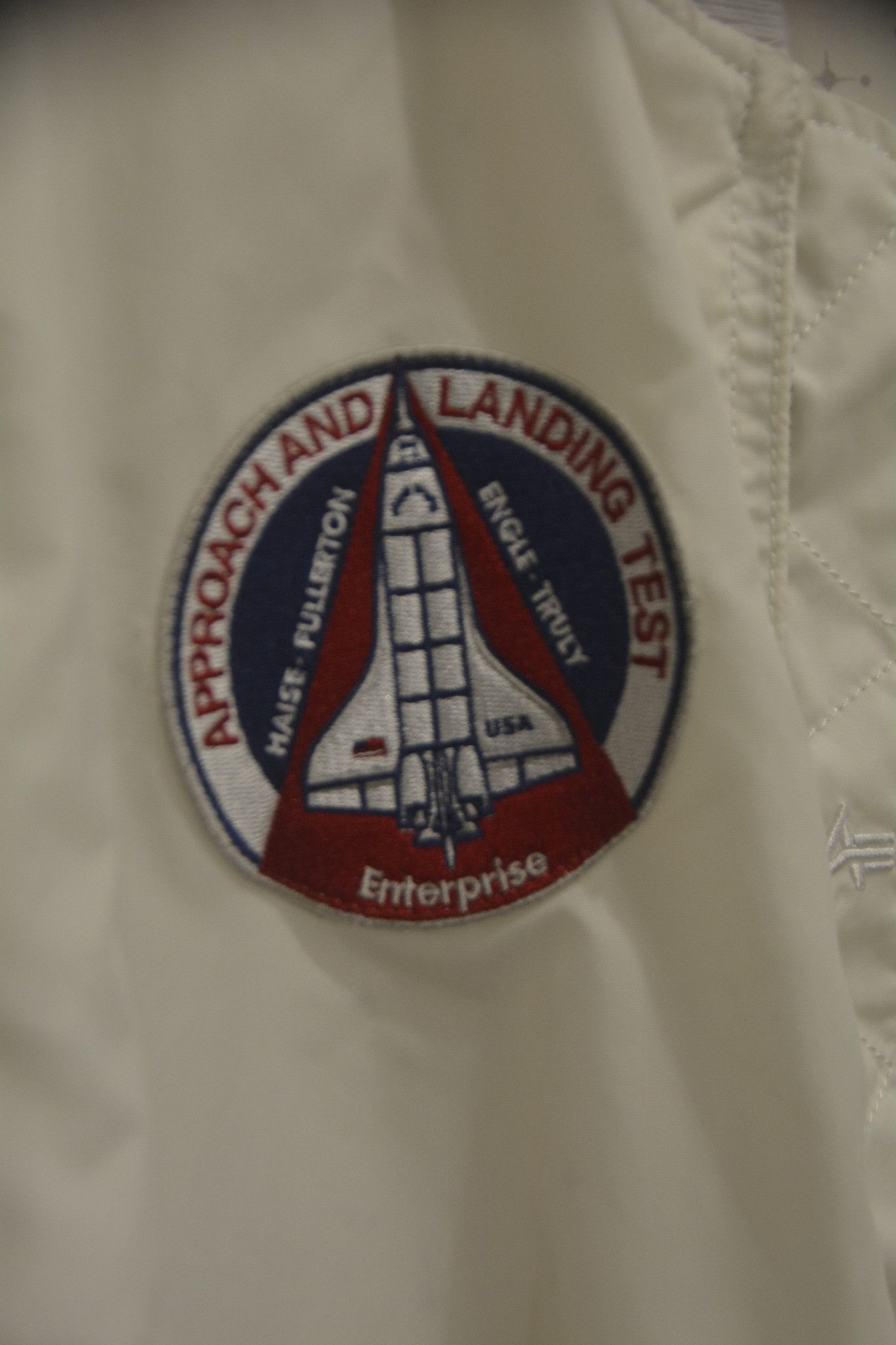 Alpha Industries Alpha Industries NASA MA-1 Flight Jacket White Bomber Size US L / EU 52-54 / 3 - 5 Thumbnail