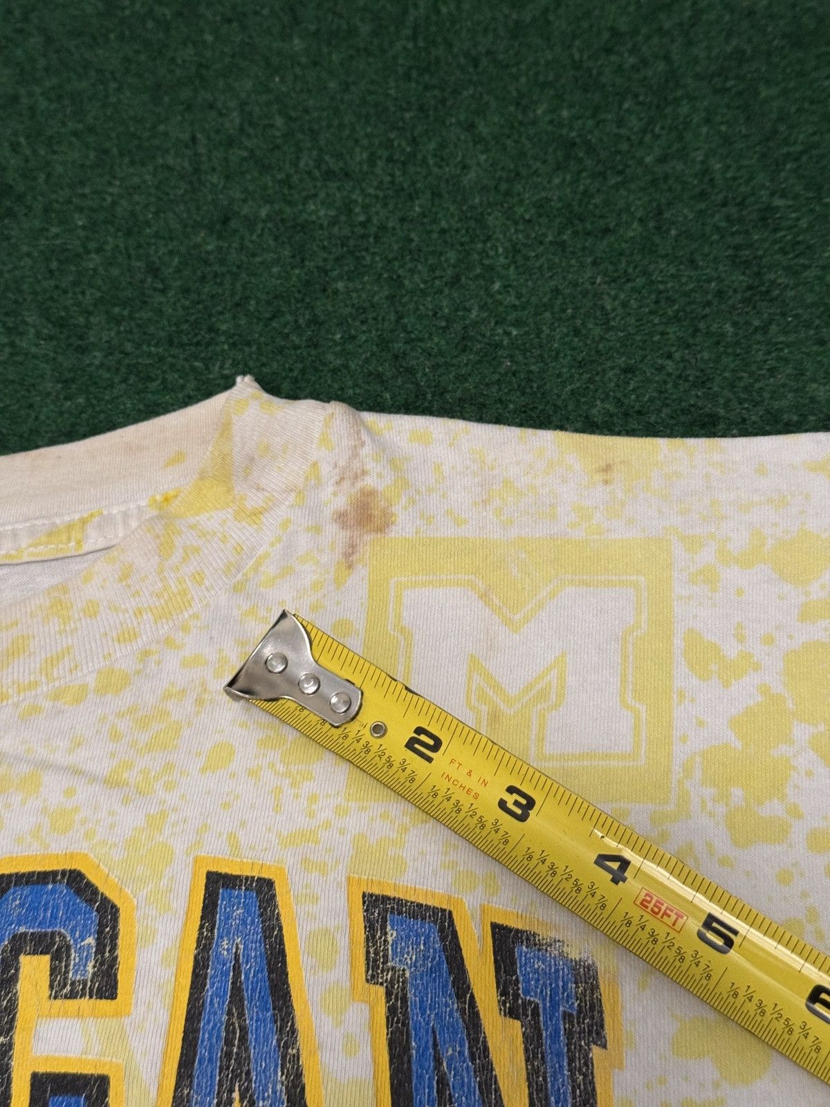 NCAA × Vintage Vintage 90s Michigan Wolverines INSANE AOP Hip Hop T Shirt Size US L / EU 52-54 / 3 - 8 Thumbnail