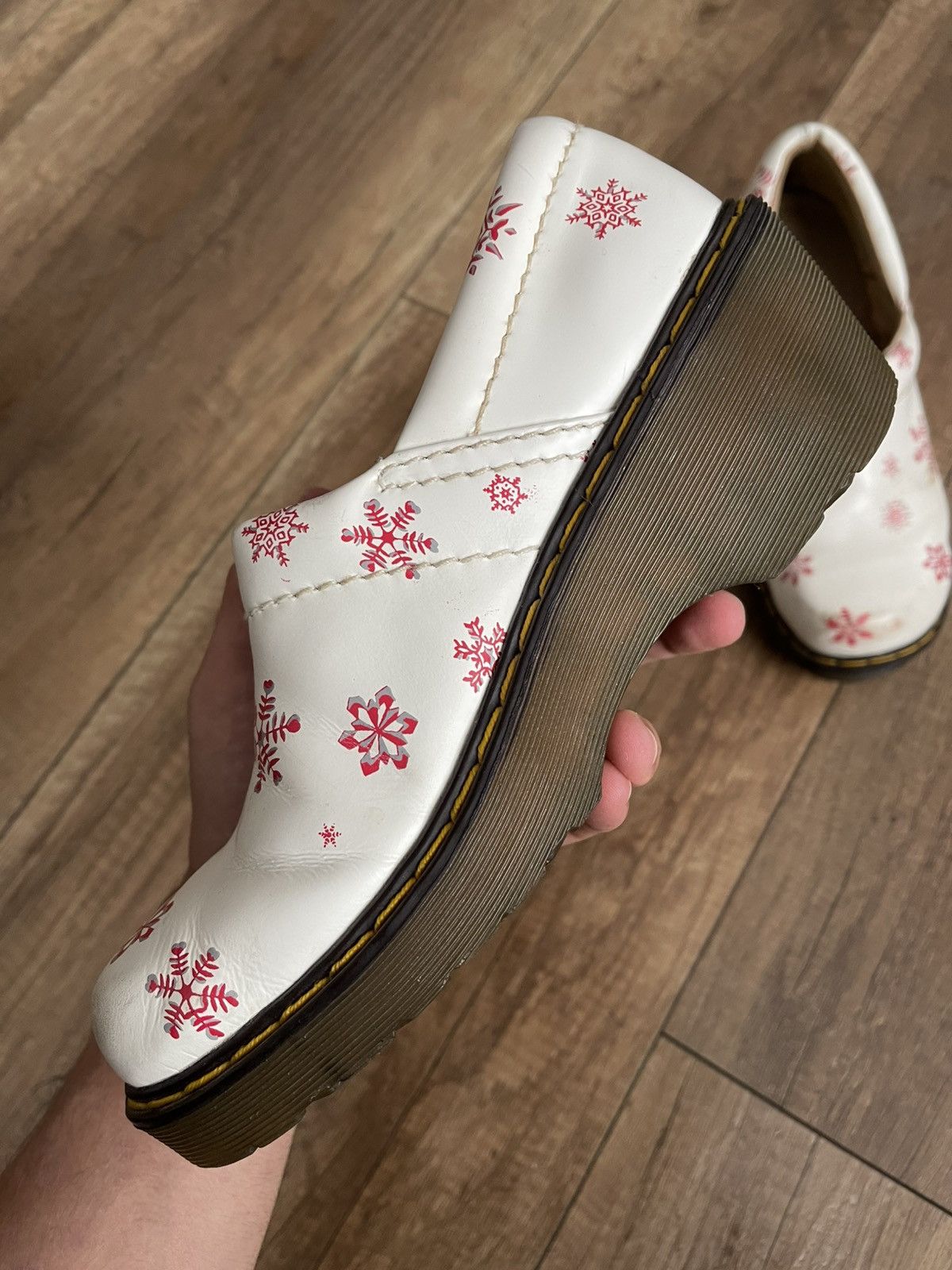 Dr. Martens Dr Martens Snowflake Boots Low Top Size US 6 / IT 36 - 12 Thumbnail