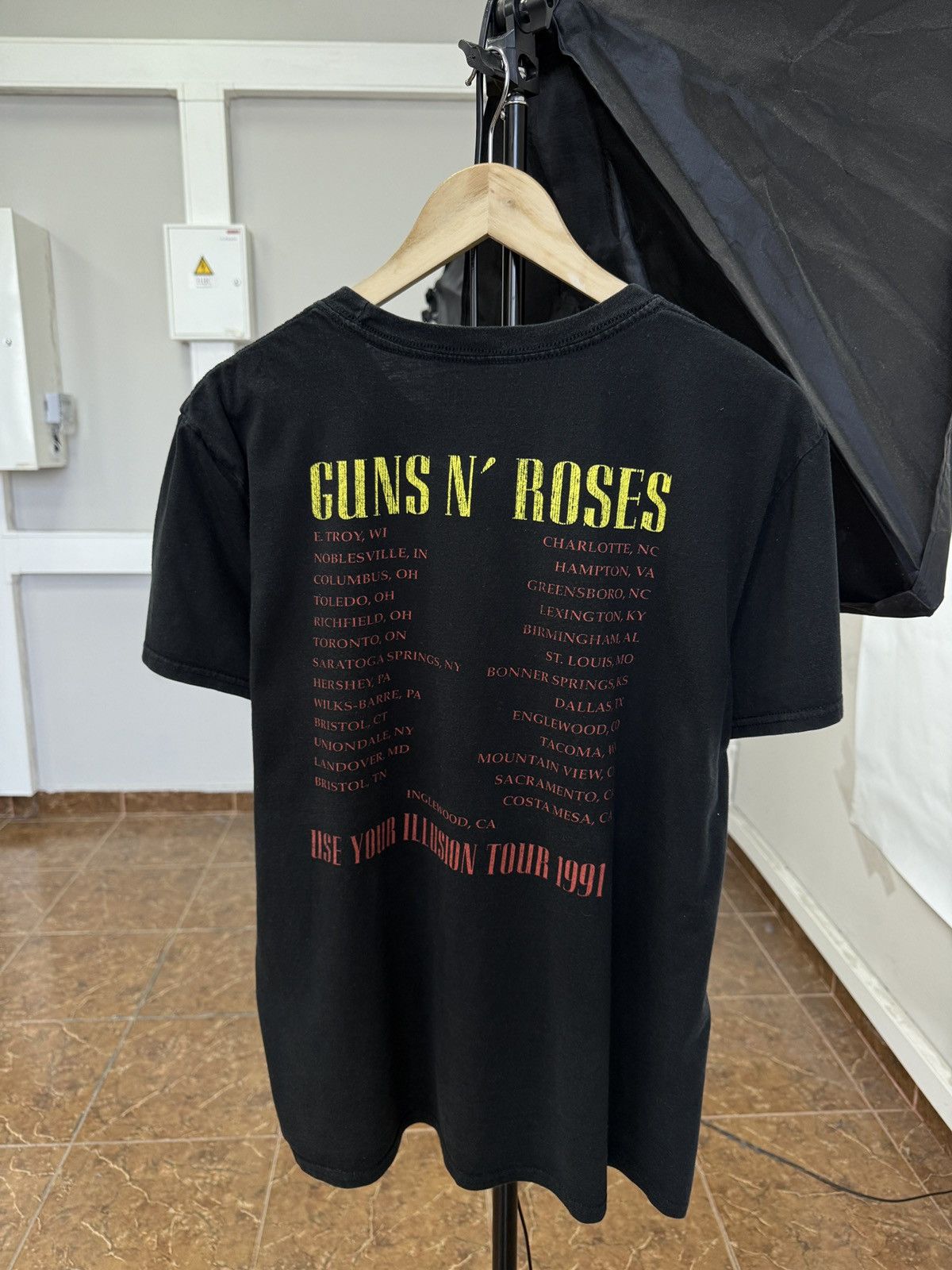 Guns N' Roses 🇺🇸 Guns N Roses Civil War Use Your Illusion 1991 Tour T-Shirt Size US L / EU 52-54 / 3 - 2 Thumbnail