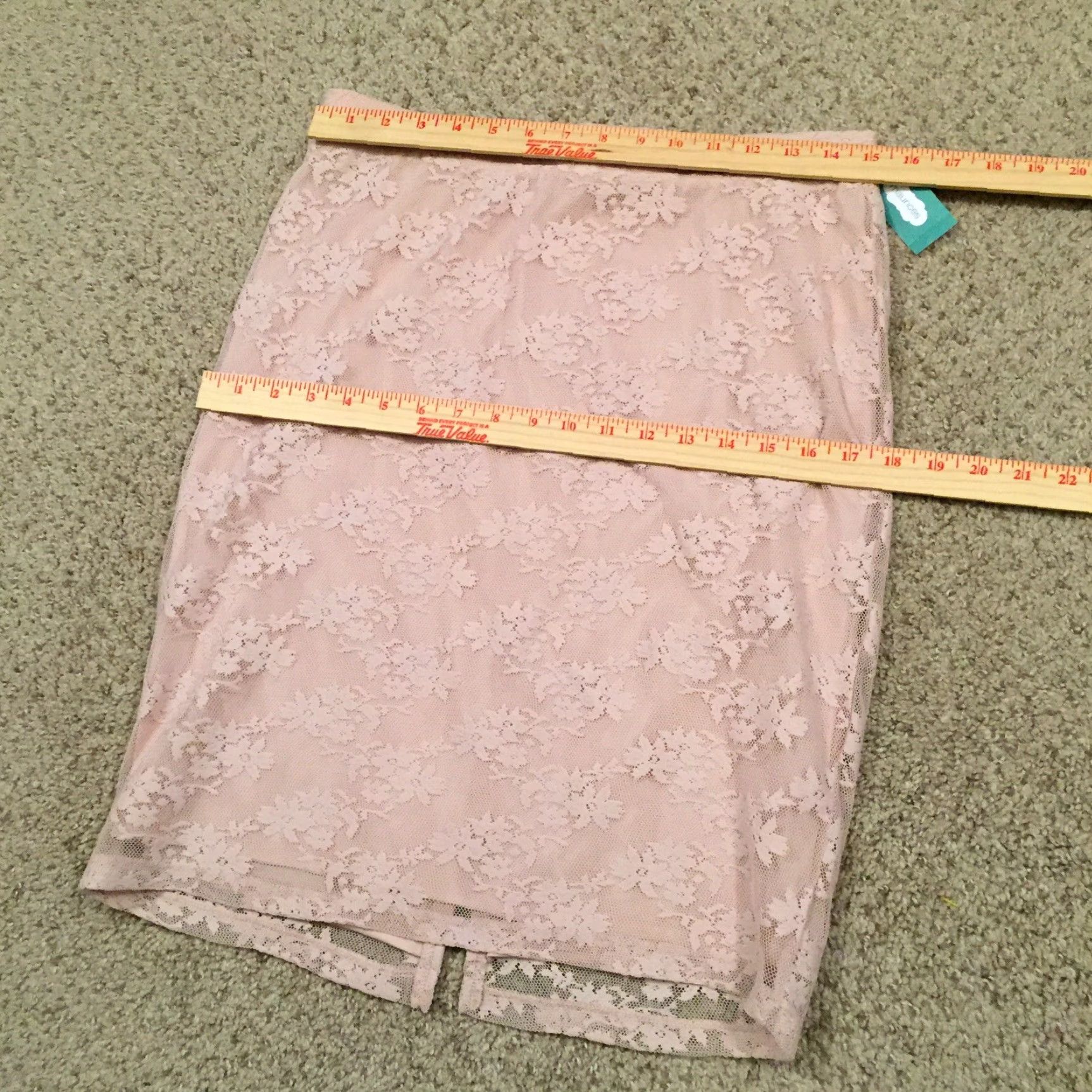 Vintage Maurices Skirt Regular Medium Pink Floral Lace Knee Length Lined Slit Zip Size 32" / US 10 / IT 46 - 2 Thumbnail