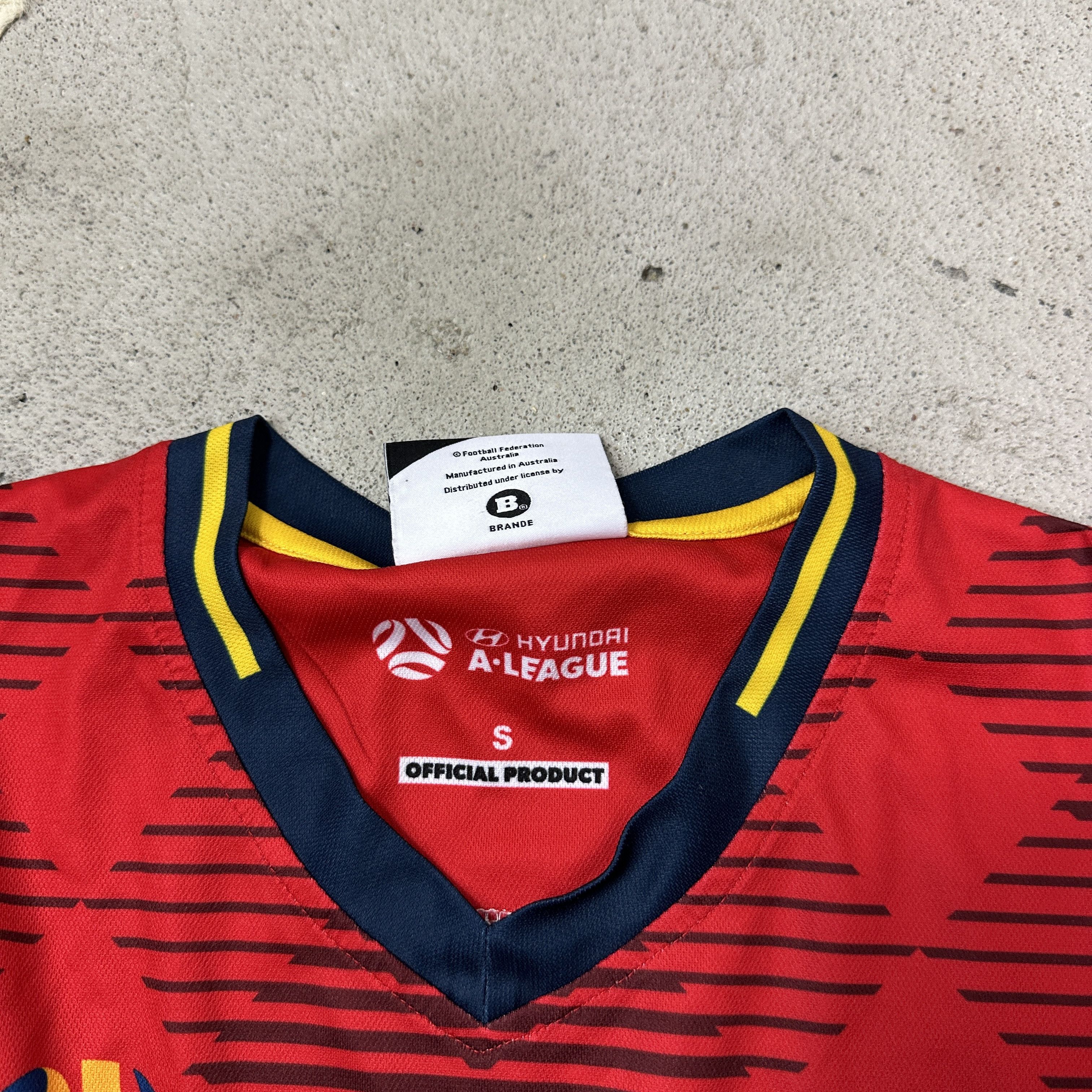 Vintage Vintage Sporty A-League Adelaide FC Jersey Y2K Size US S / EU 44-46 / 1 - 3 Thumbnail