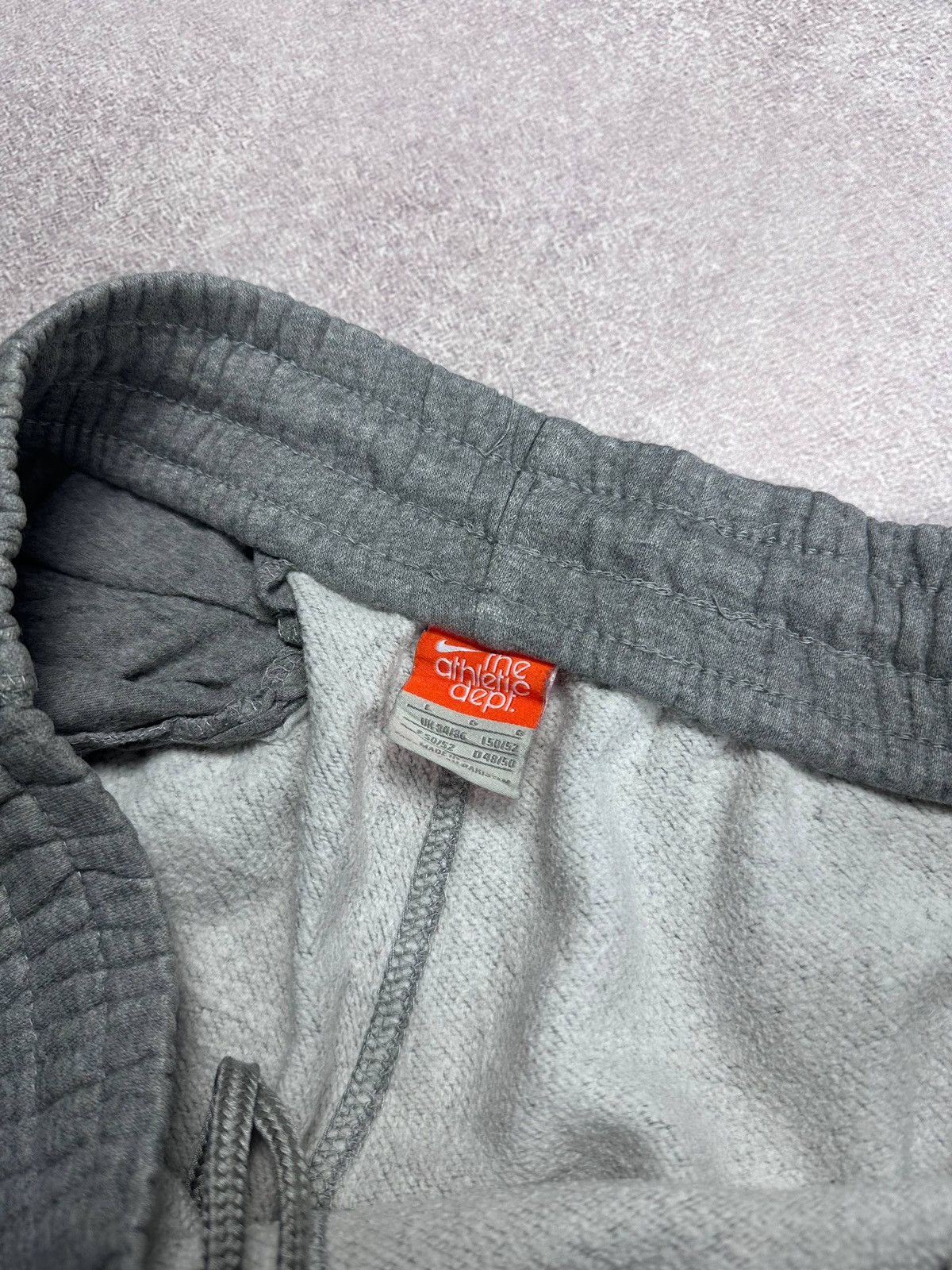 Nike Vintage Nike Swoosh Y2K Baggy Sweatpants Joggers L Size US 34 / EU 50 - 4 Thumbnail