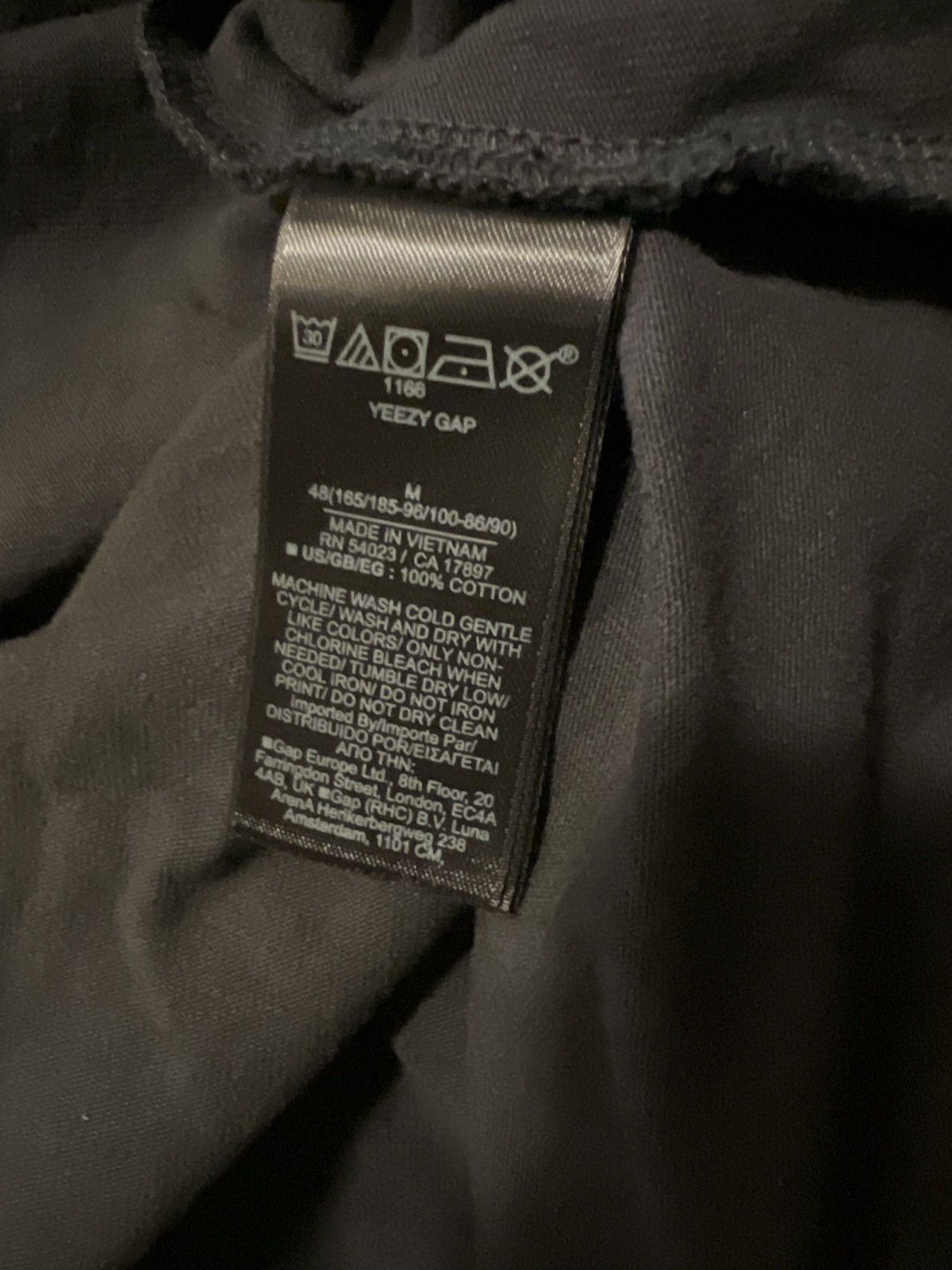 Balenciaga × Gap × Kanye West Yeezygap Long Sleeve Tee Size US M / EU 48-50 / 2 - 6 Thumbnail