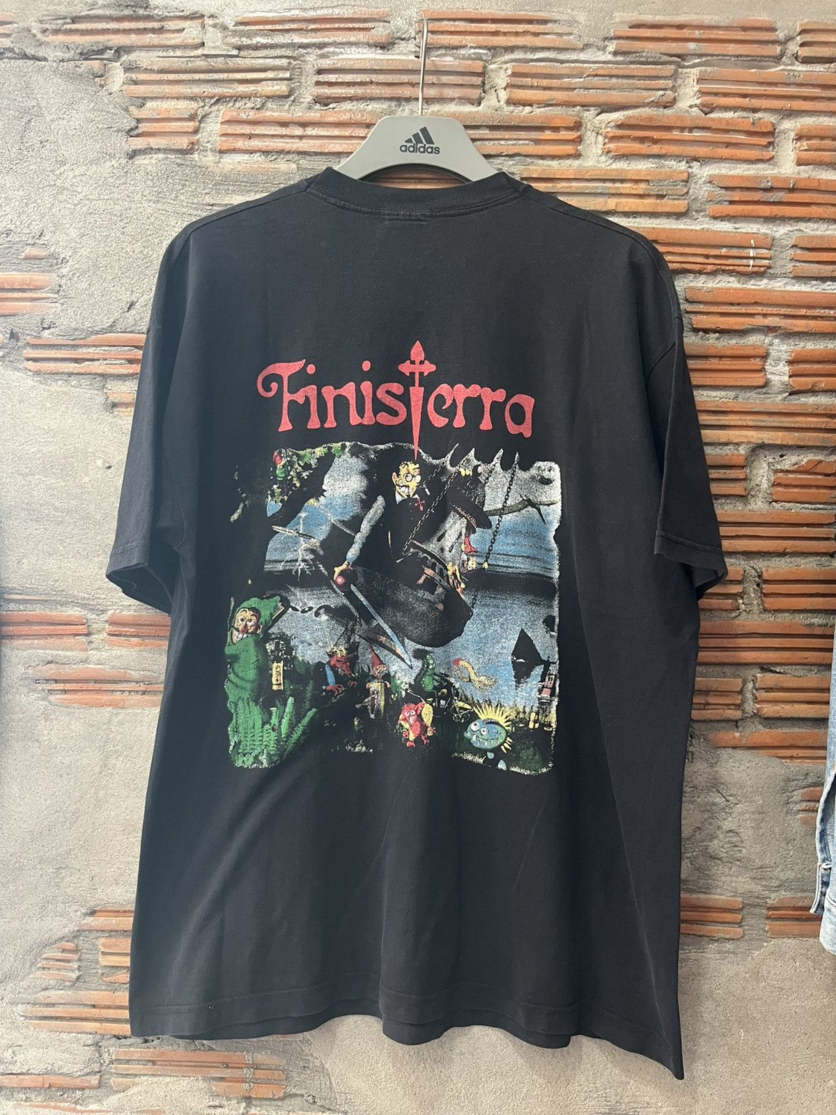 Band Tees Vintage Magi de Oz FinisTerra 90’s Bill of Rights Artwork Size US XL / EU 56 / 4 - 3 Thumbnail