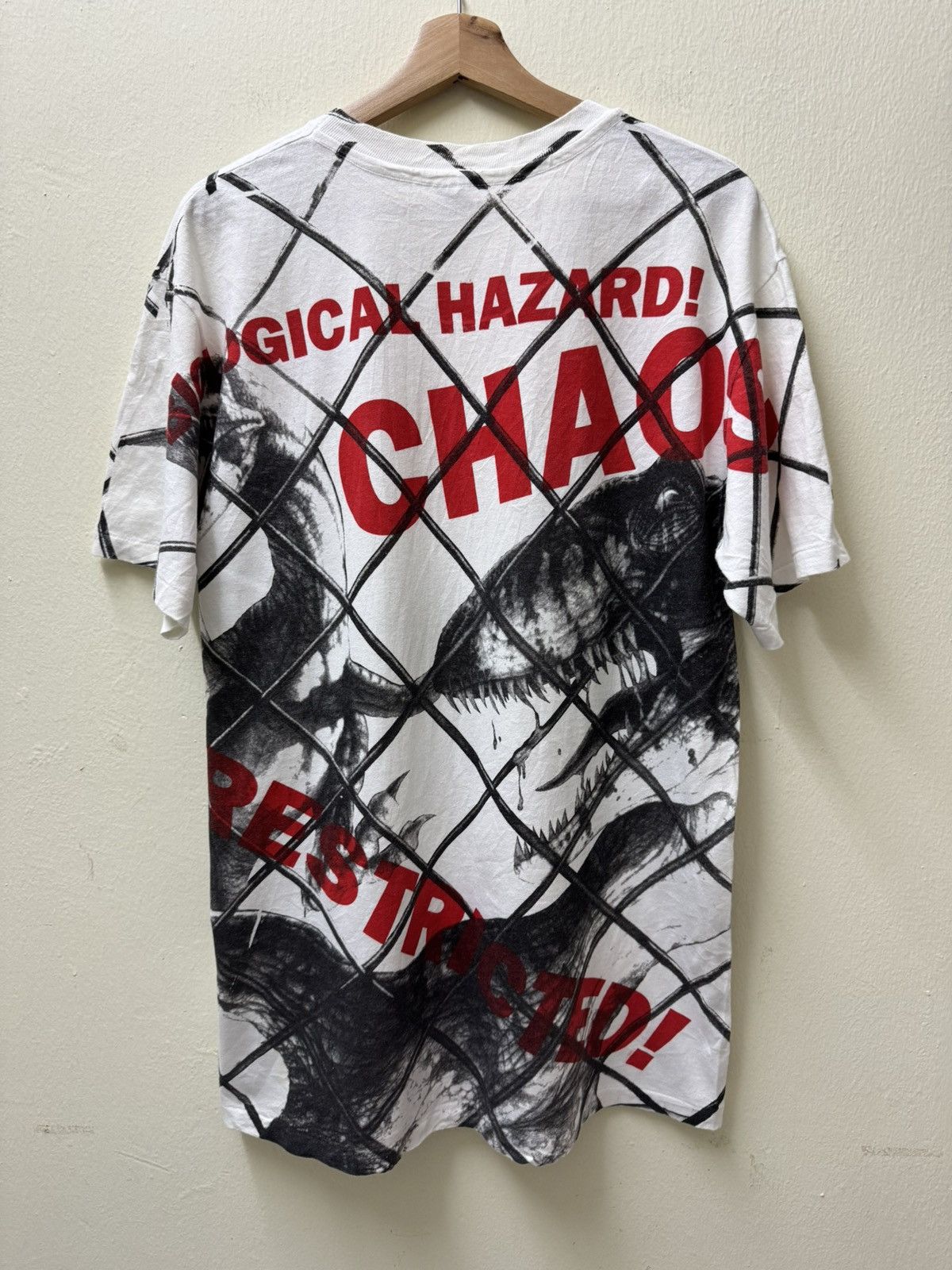 Vintage vintage 1993 Jurassic Park all-over print movie T-shirt Size US L / EU 52-54 / 3 - 7 Thumbnail