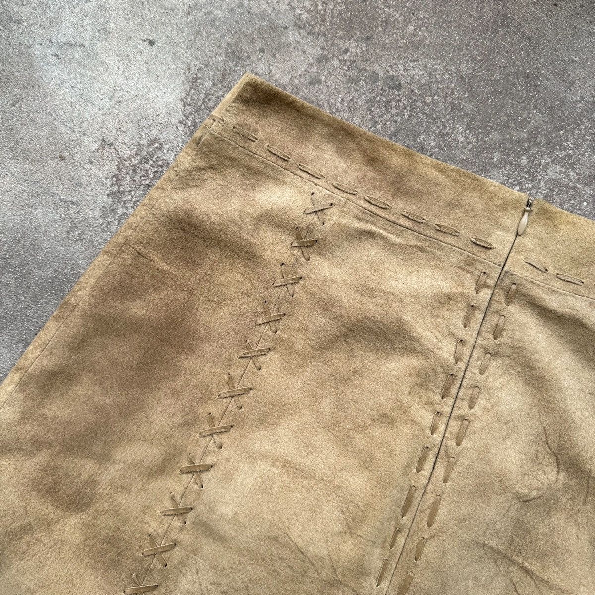 Morgan De Toi Moran de Toi Vintage Suede Leather Skirt (Bella Hadid owned) Size 26" / US 2 / IT 38 - 10 Thumbnail