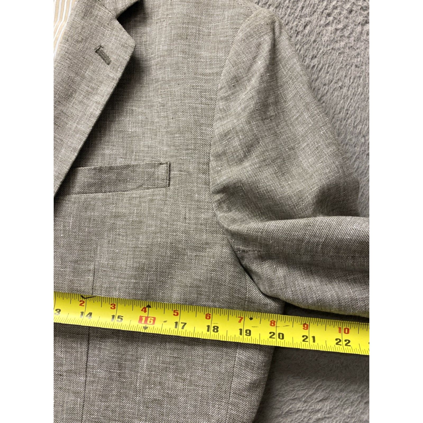 Banana Republic Banana Republic Men's Blazer 40R Luxurious Gray Linen Wool Blend, Regular Fit, Two-Button, Notch Lapel, Inner Pockets, Business Casual Size 40R - 5 Thumbnail