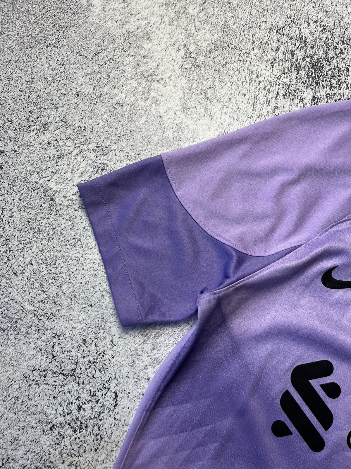 Vintage Nike Liverpool Set Goalkeeper Uniform 2022/23 Men's Size US M / EU 48-50 / 2 - 8 Thumbnail