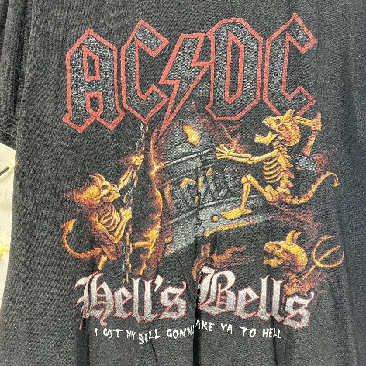 Band Tees VINTAGE ACDC HELLS BELLS FADED T SHIRT Size US XL / EU 56 / 4 - 2 Thumbnail