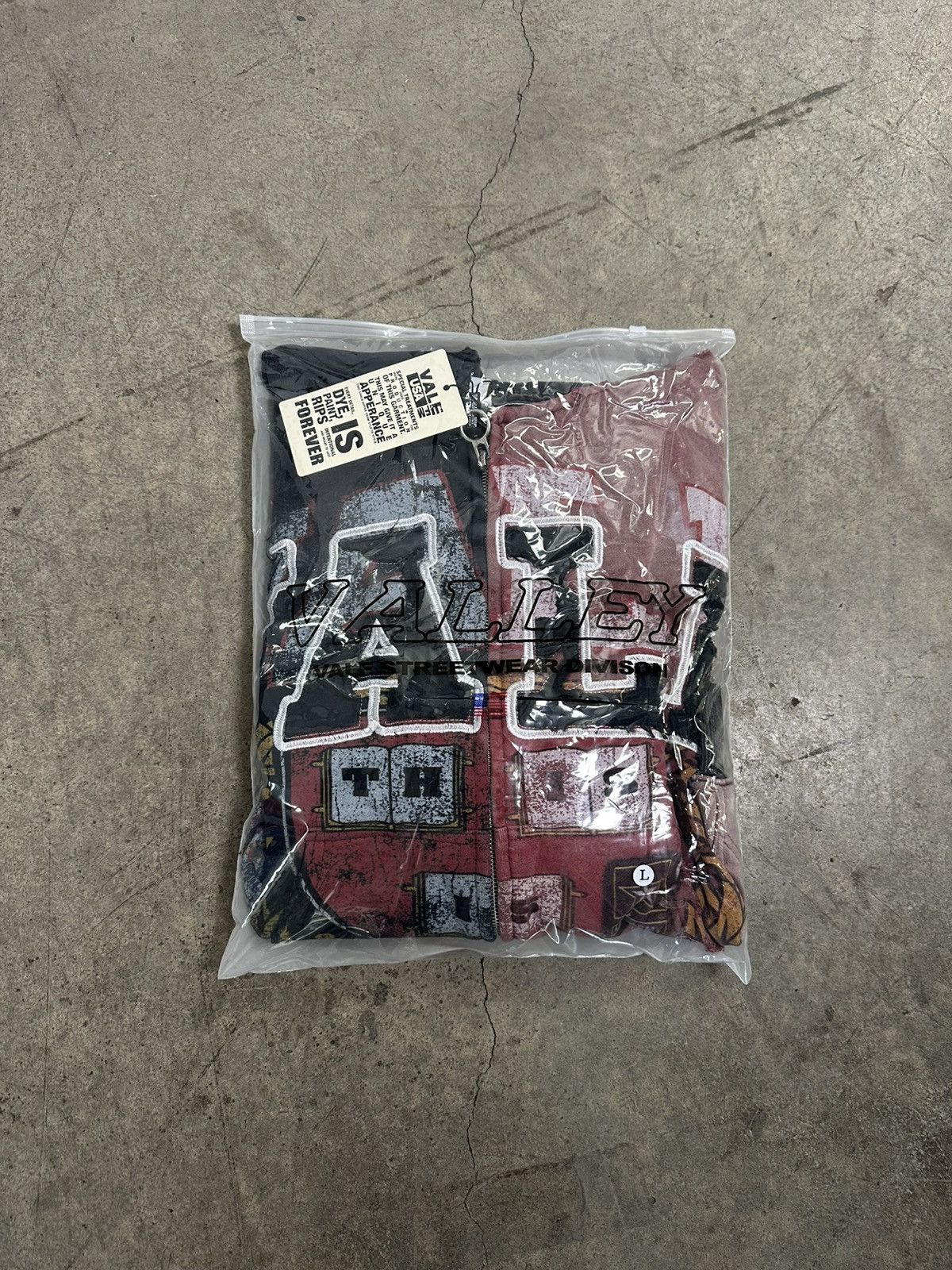 Vale Vale Forever Two Face Zip Up Hoodie 'Black/Red' Size US L / EU 52-54 / 3 - 8 Thumbnail