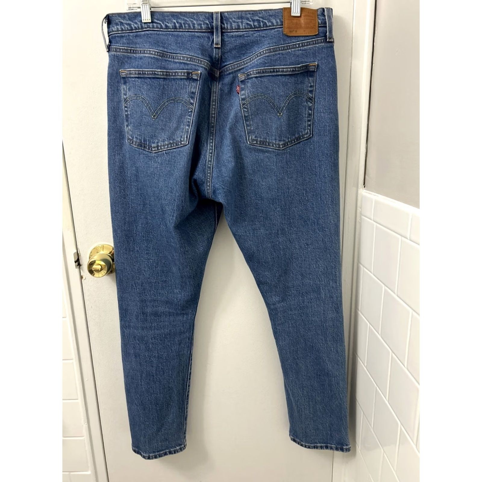 Levi's VINTAGE Levi's 501 Jeans Mens 33x28 Blue Button Fly Straight 5-Pocket Denim Classic Fit USA 90s Retro 501 Series Mens Size US 33 - 7 Thumbnail