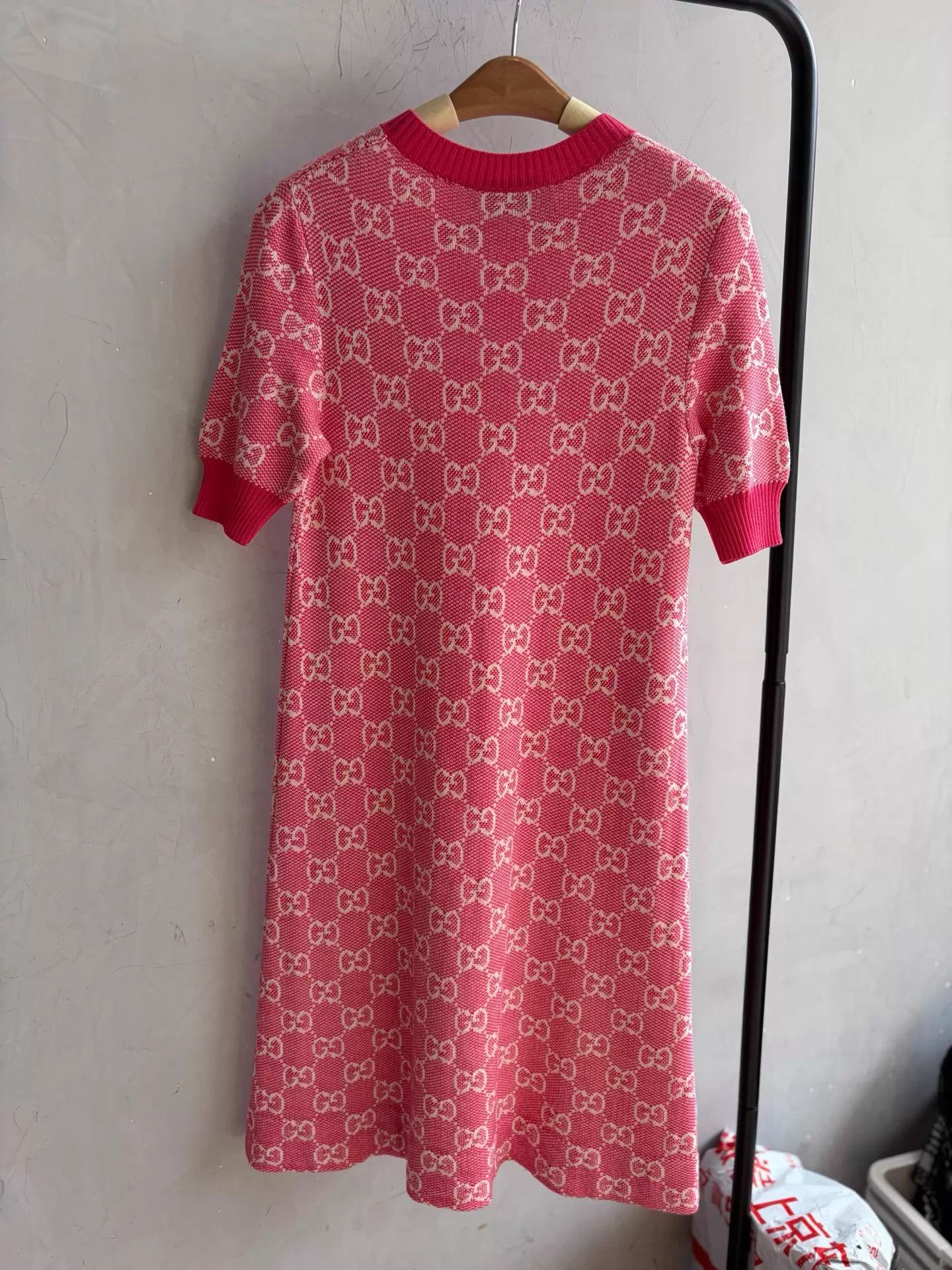 Gucci Gucci Pink All Over Monogram Short Sleeve Dress XS Size XS / US 0-2 / IT 36-38 - 3 Thumbnail