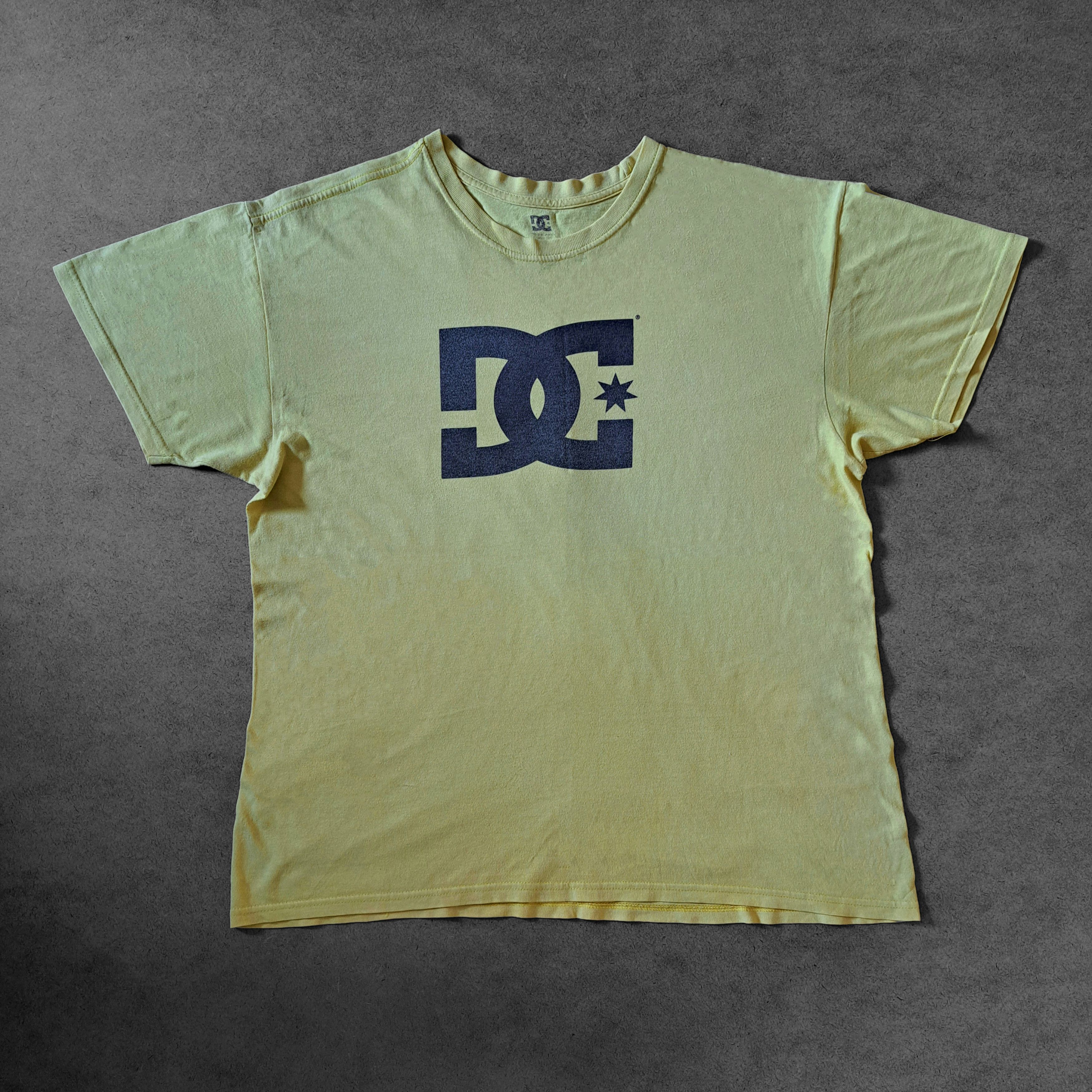 DC DC Shoes logo tee Size US XL / EU 56 / 4 - 1 Thumbnail