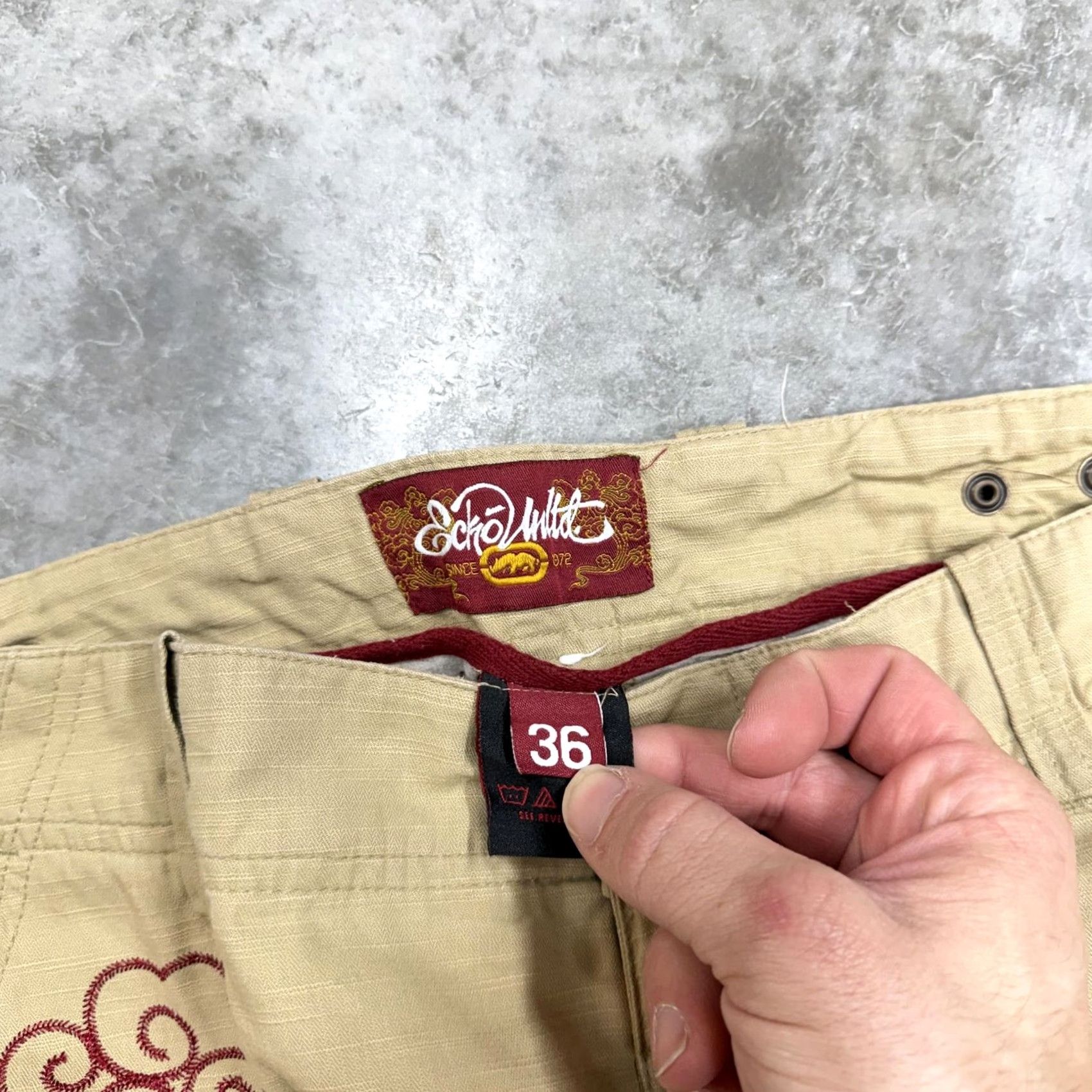 Ecko Unltd. Ecko Unltd Pants Mens 36x30 Beige Cargo Baggy Wide-Leg Dragon Embroidered Y2K Pants Mens Wide-Leg Cargo Beige Dragon Embroidered 36x30 Mens Boys? Size US 36 / EU 52 - 6 Thumbnail